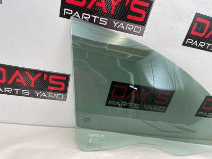 2008 Pontiac G8 GT Front RH Passenger Door Window Glass OEM - Day's Parts Yard