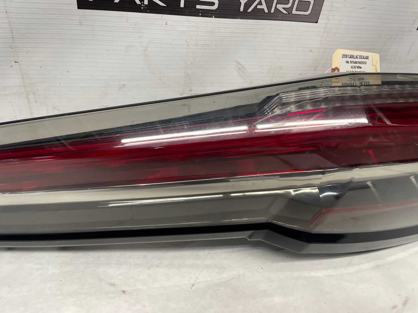 2018 Cadillac Escalade LH Driver Tailight Tail Light Lamp Assembly OEM