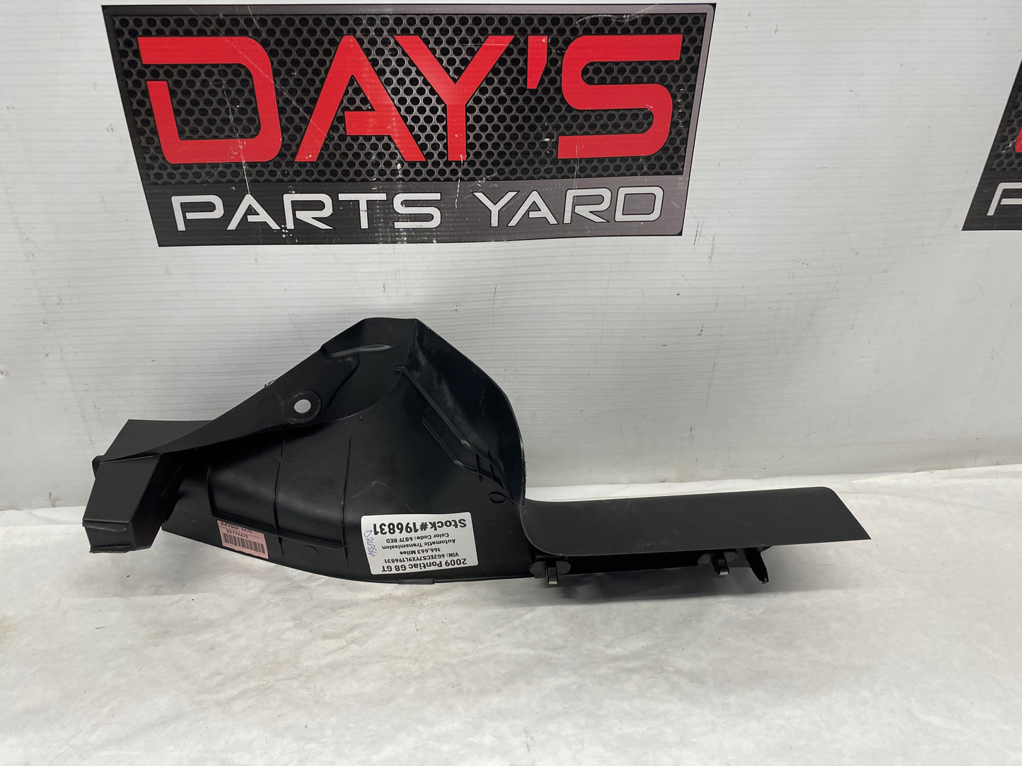 2009 Pontiac G8 GT LH Driver Rear Interior Sill Carpet Retainer OEM - Day's Parts Yard