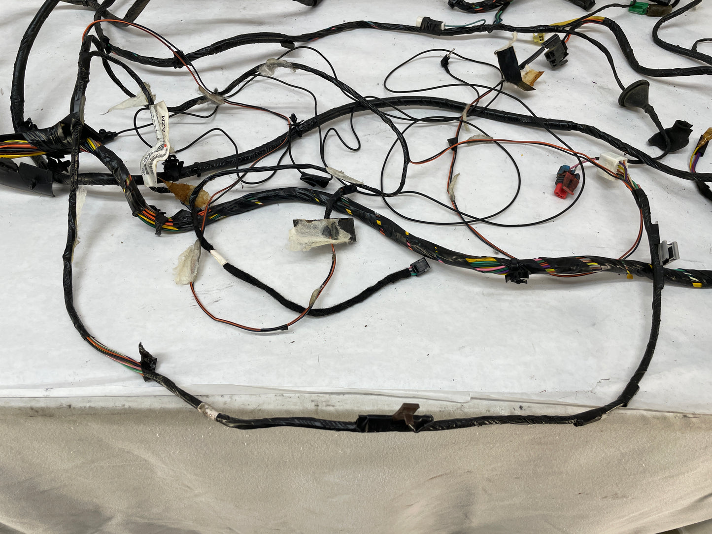 2005 Pontiac GTO Chassis Body Junction Wire Wiring Harness OEM
