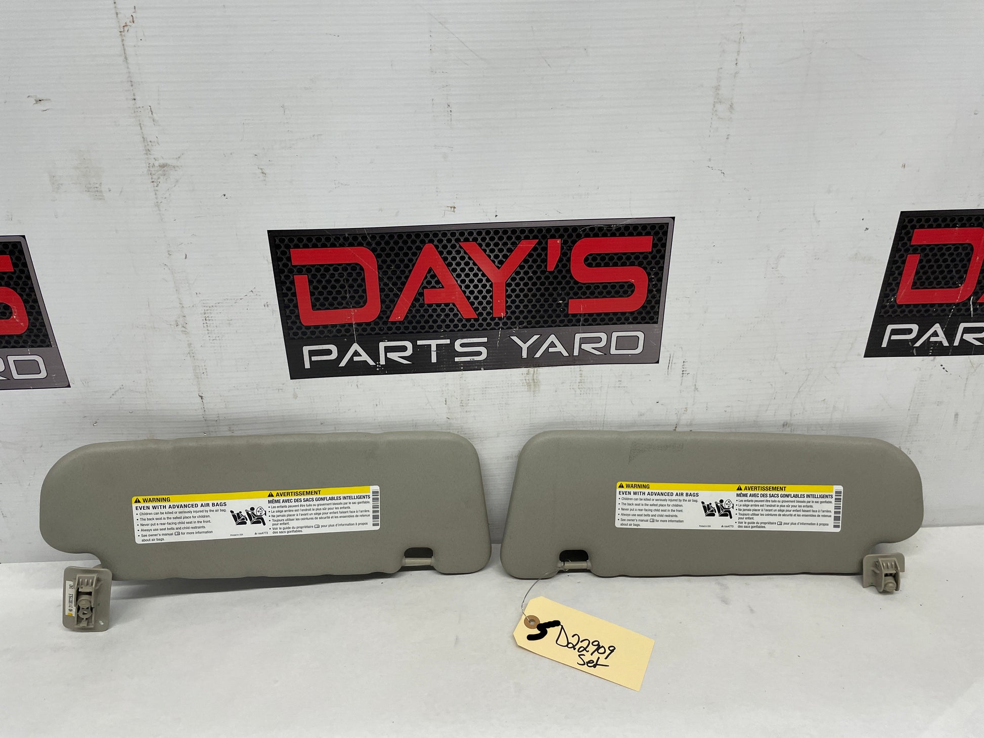 2013 Chevy Caprice PPV RH & LH Sun Visor Sunvisor Sun Shade OEM - Day's Parts Yard
