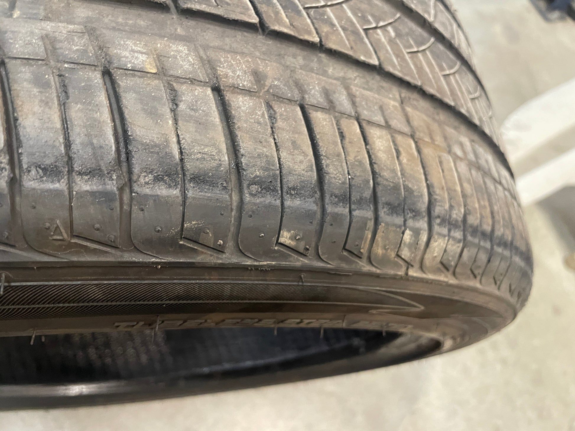Tire West Lake SA-07 305/35ZR20 - Day's Parts Yard