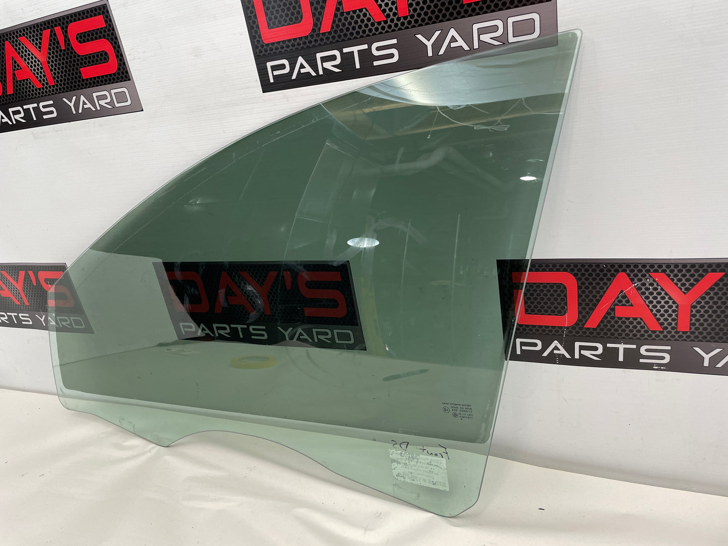 2009 Pontiac G8 GT Front LH Driver Door Window Glass OEM - Day's Parts Yard