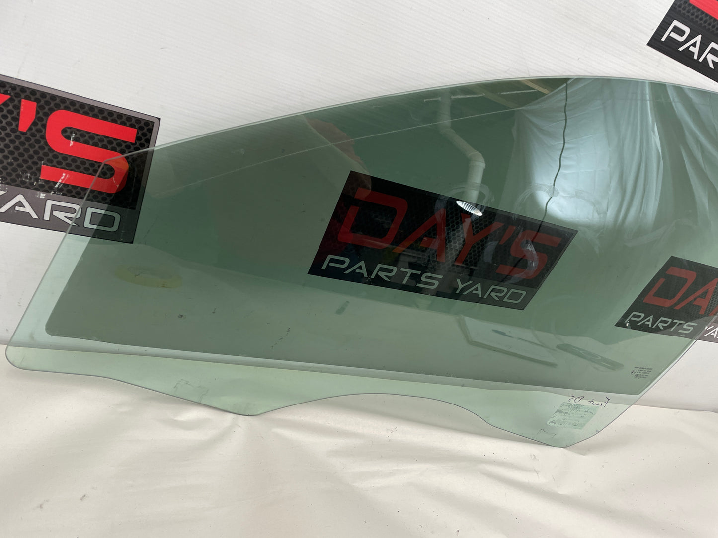 2009 Pontiac G8 GT Front LH Driver Door Window Glass OEM - Day's Parts Yard