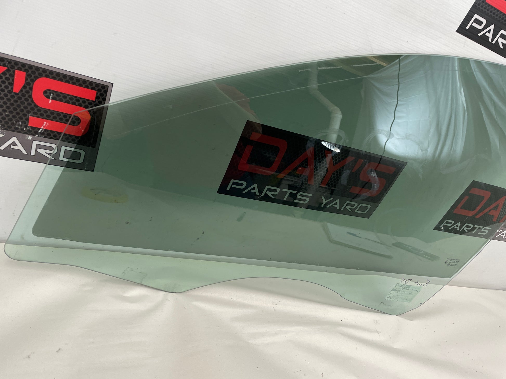 2009 Pontiac G8 GT Front LH Driver Door Window Glass OEM - Day's Parts Yard