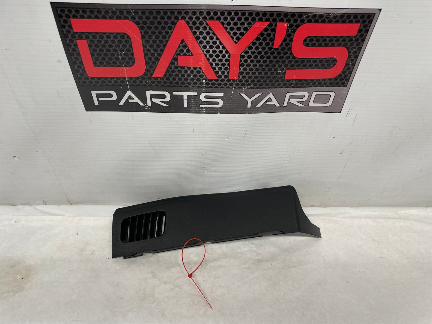 2009 Pontiac G8 GT RH Passenger Dash End Cap Trim Vent OEM - Day's Parts Yard