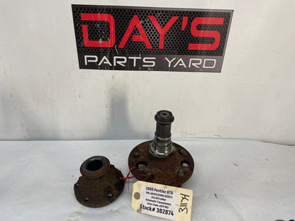 2005 Pontiac GTO Rear Wheel Axle Flange Hub OEM - Day's Parts Yard