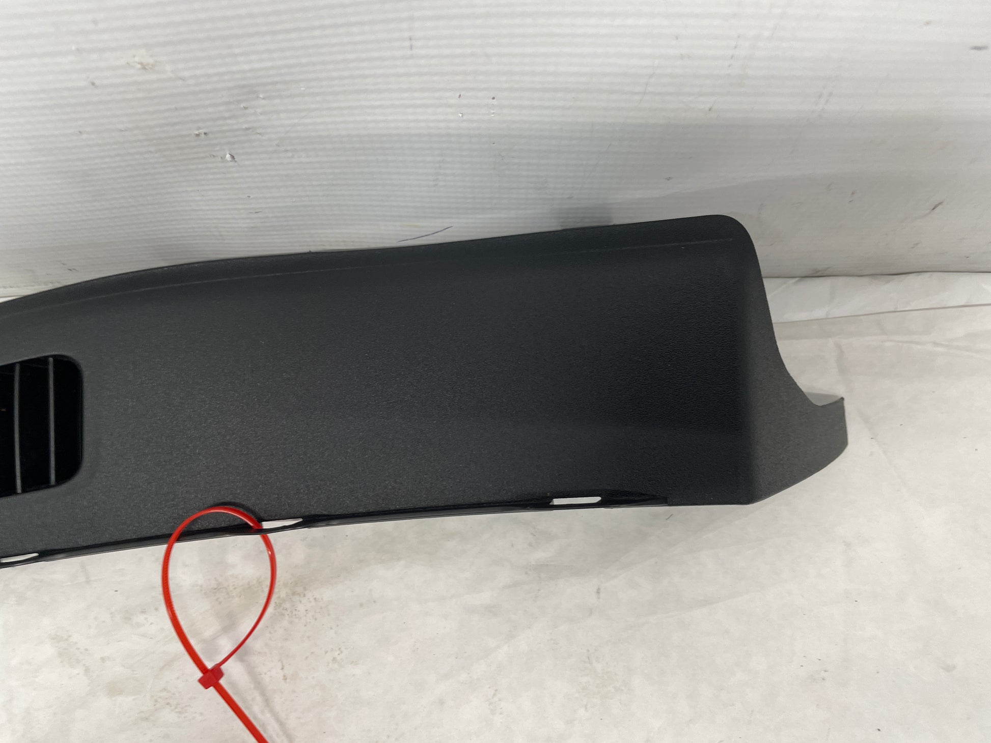 2009 Pontiac G8 GT RH Passenger Dash End Cap Trim Vent OEM - Day's Parts Yard