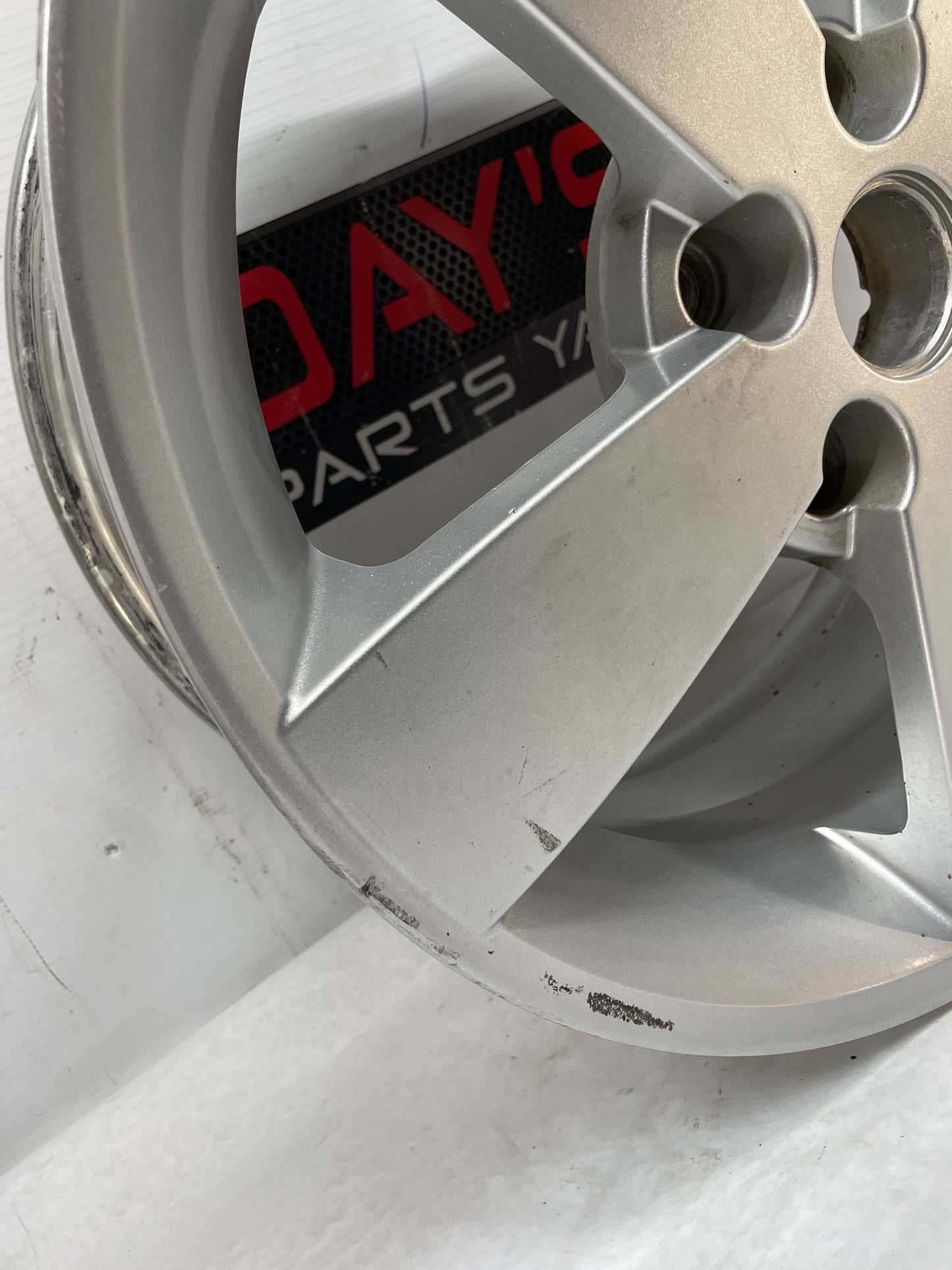 2005 Pontiac GTO Factory OEM Wheel 18X8