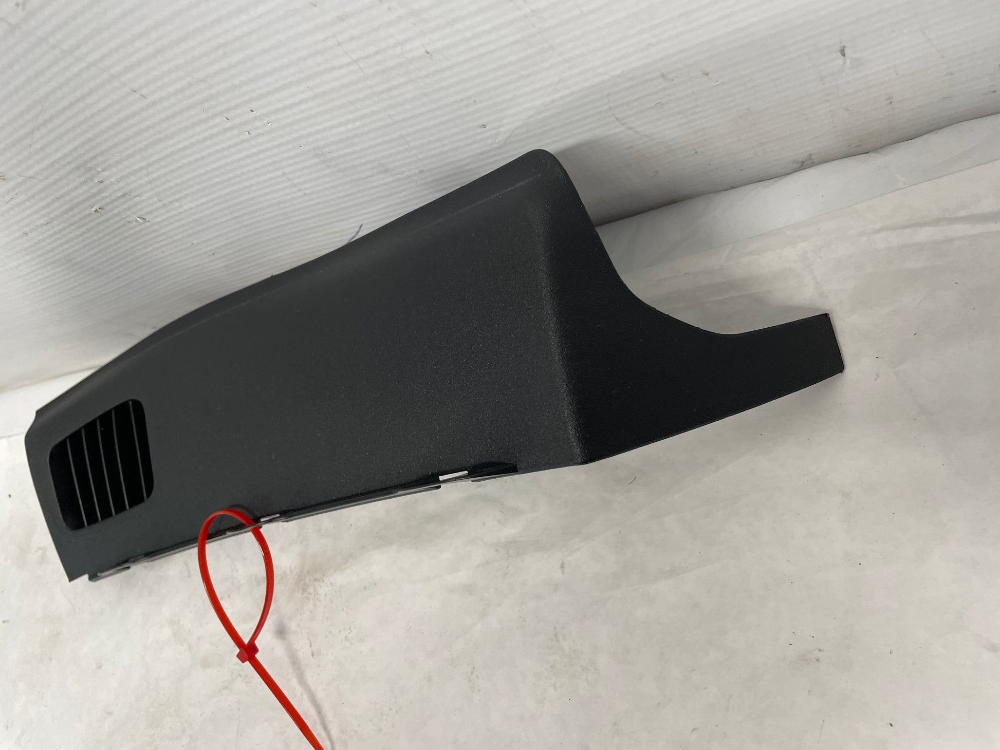 2009 Pontiac G8 GT RH Passenger Dash End Cap Trim Vent OEM - Day's Parts Yard