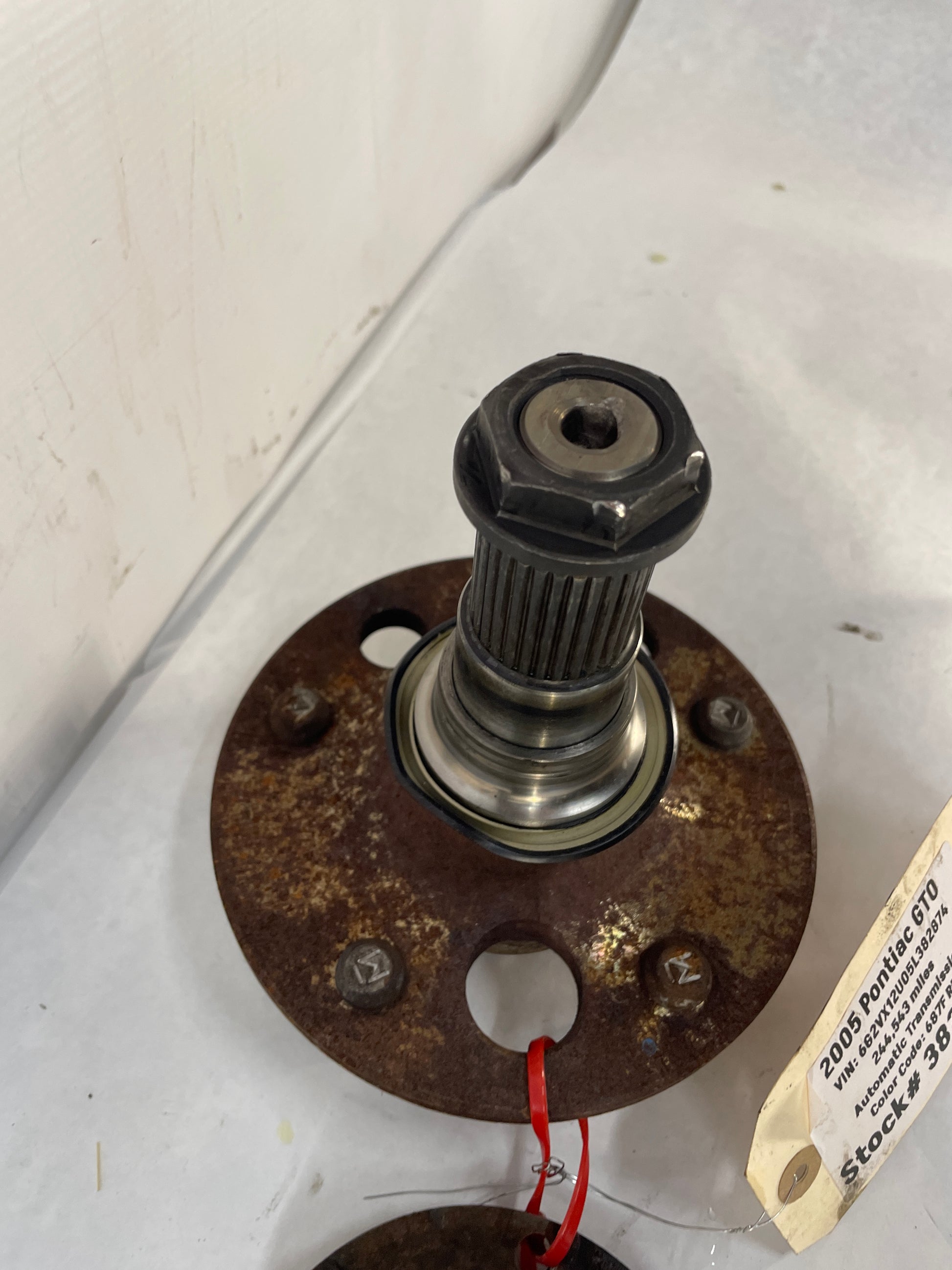 2005 Pontiac GTO Rear Wheel Axle Flange Hub OEM - Day's Parts Yard