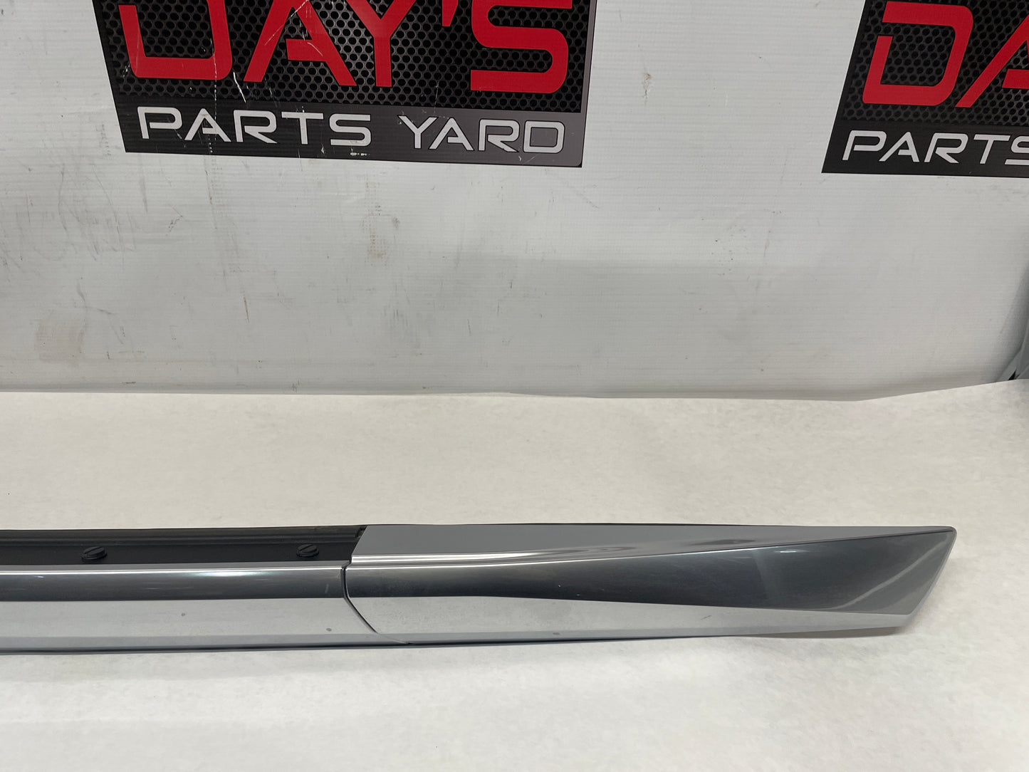 2018 Cadillac Escalade RH Chrome Roof Luggage Rack Rail Trim Molding OEM