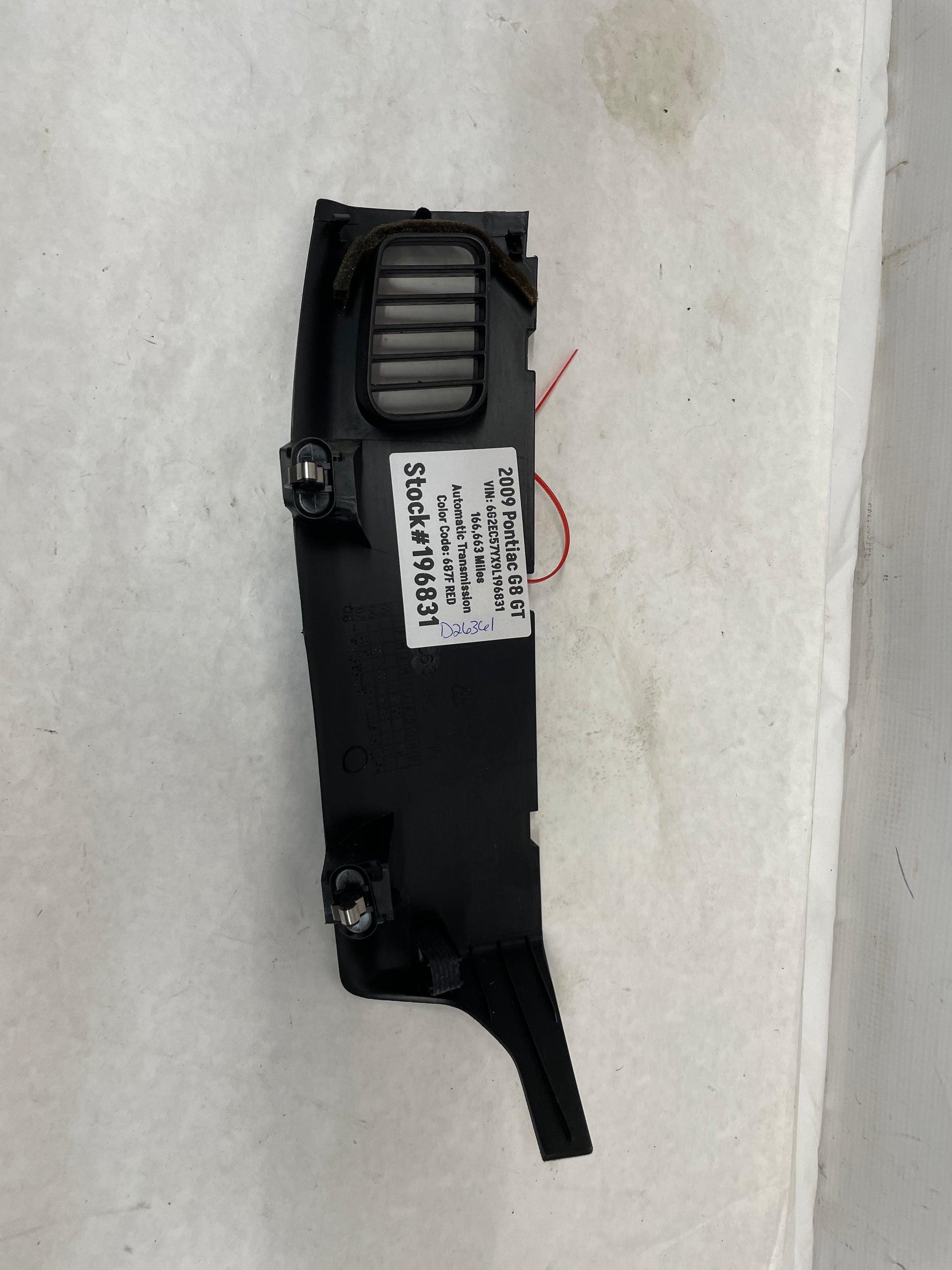 2009 Pontiac G8 GT RH Passenger Dash End Cap Trim Vent OEM - Day's Parts Yard