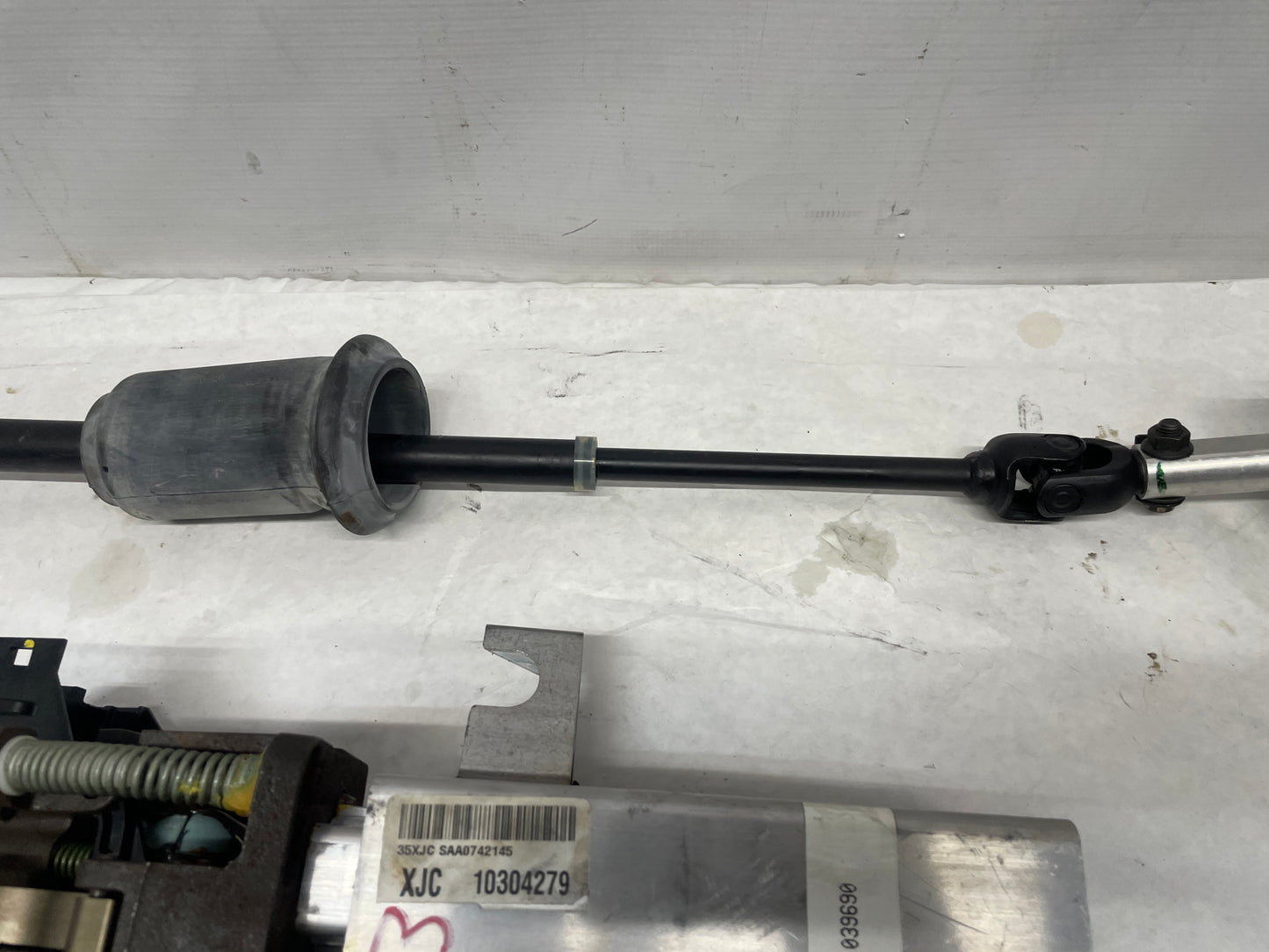 2005 Chevy C6 Corvette Telescopic Steering Column w/ Lower Shaft OEM - Day's Parts Yard