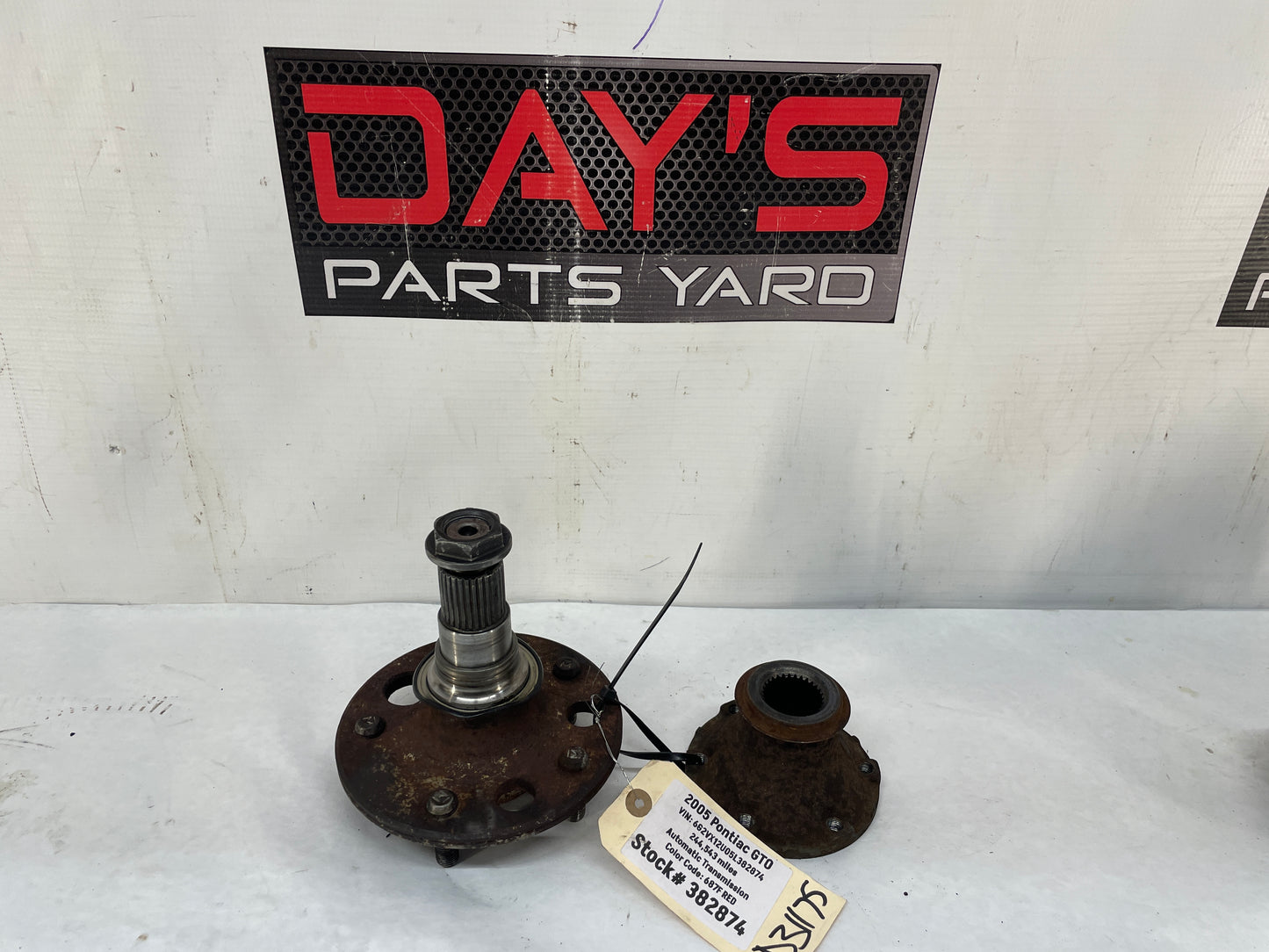 2005 Pontiac GTO Rear Wheel Axle Flange Hub OEM - Day's Parts Yard
