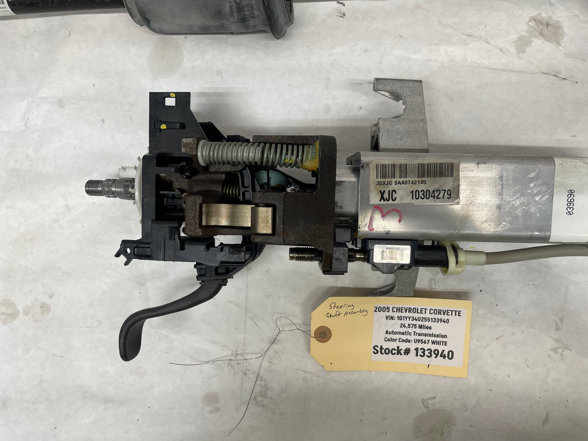 2005 Chevy C6 Corvette Telescopic Steering Column w/ Lower Shaft OEM - Day's Parts Yard