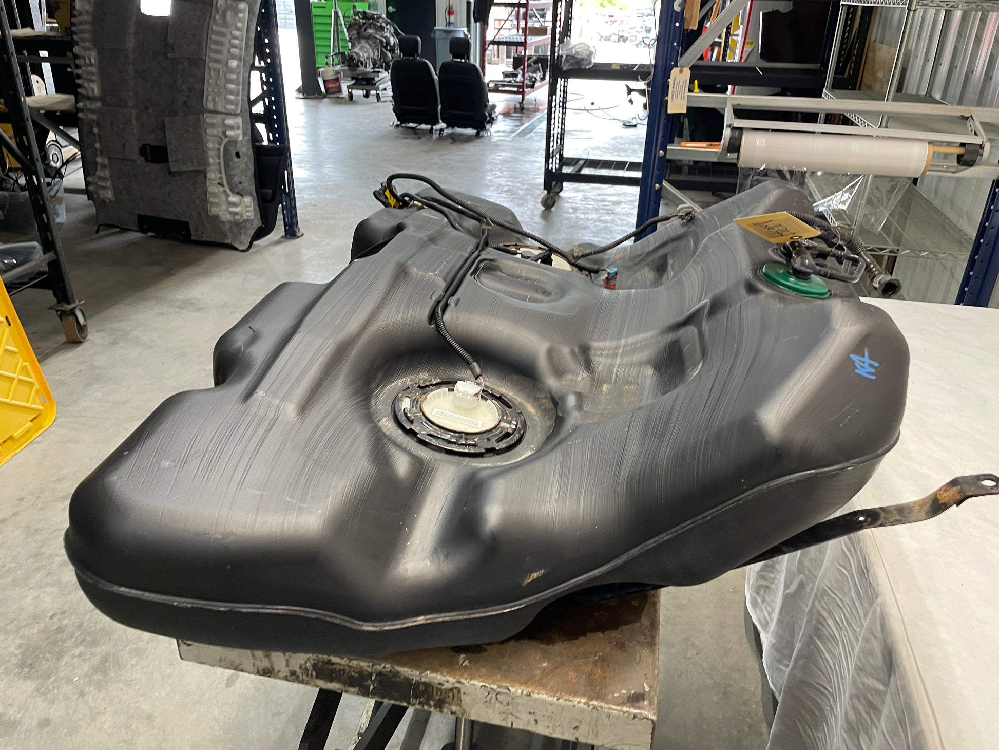 2009 Pontiac G8 Base Fuel Gas Tank w/ Pumps Sending Unit OEM - Day's Parts Yard