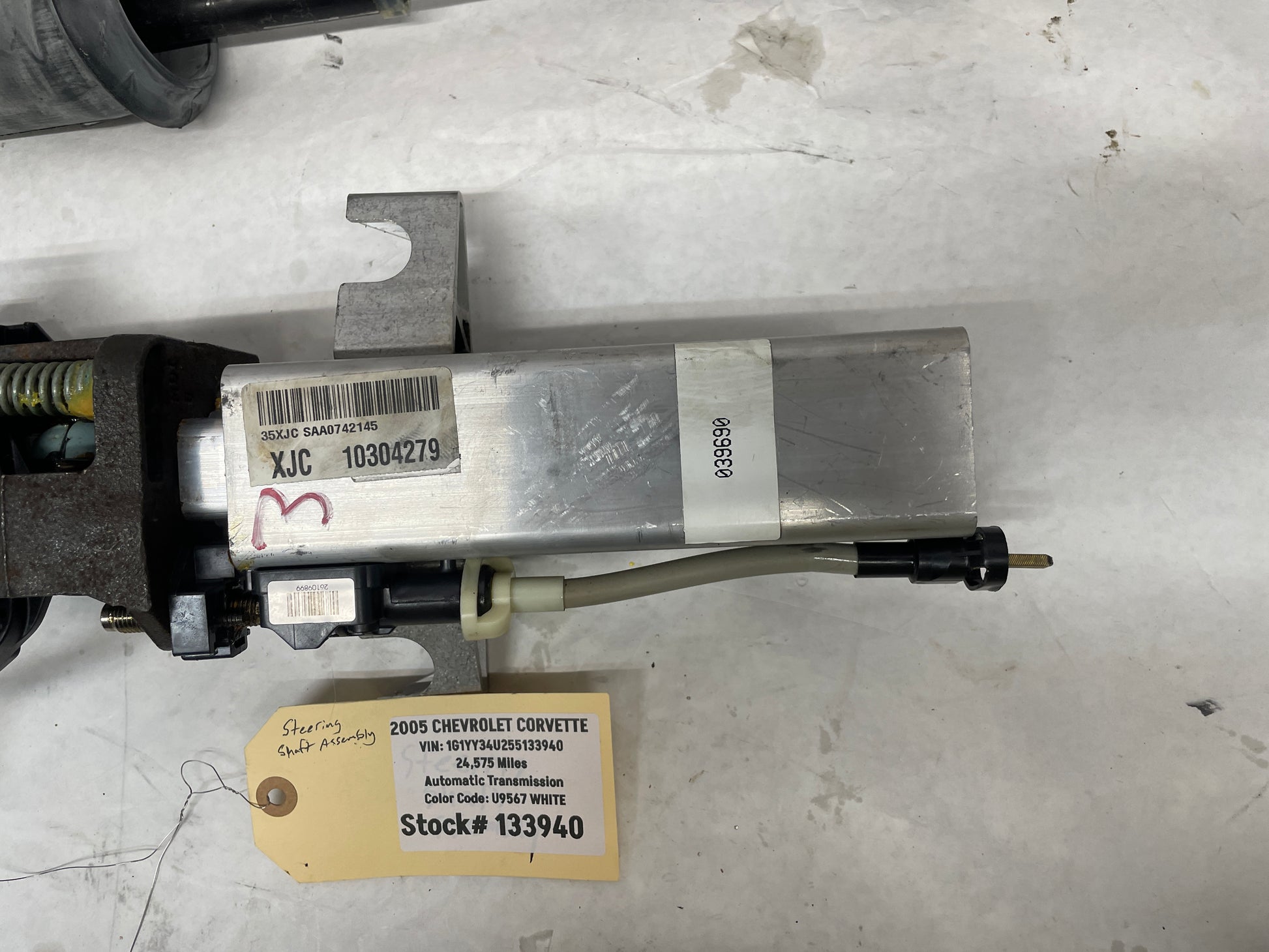 2005 Chevy C6 Corvette Telescopic Steering Column w/ Lower Shaft OEM - Day's Parts Yard