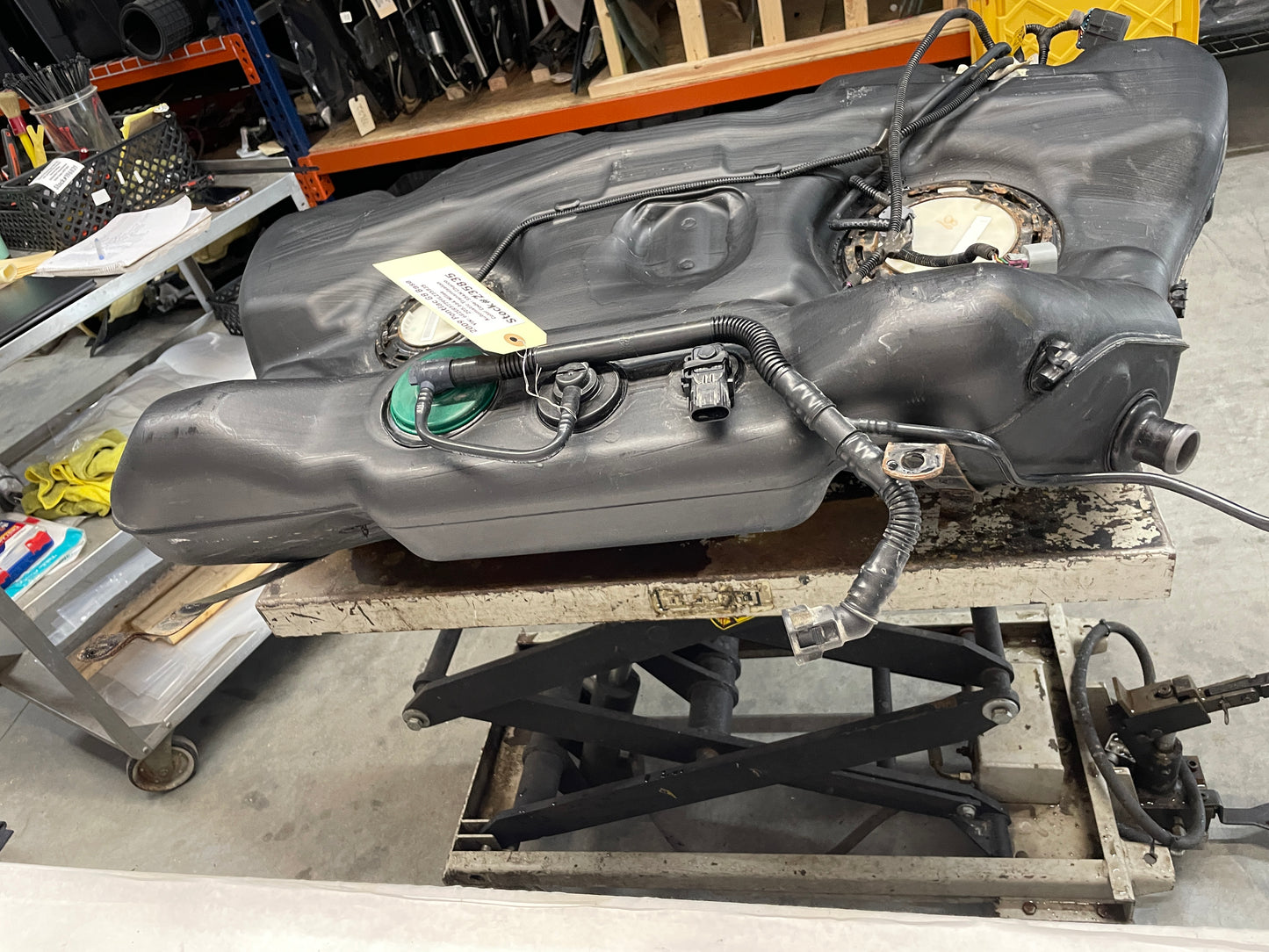 2009 Pontiac G8 Base Fuel Gas Tank w/ Pumps Sending Unit OEM - Day's Parts Yard