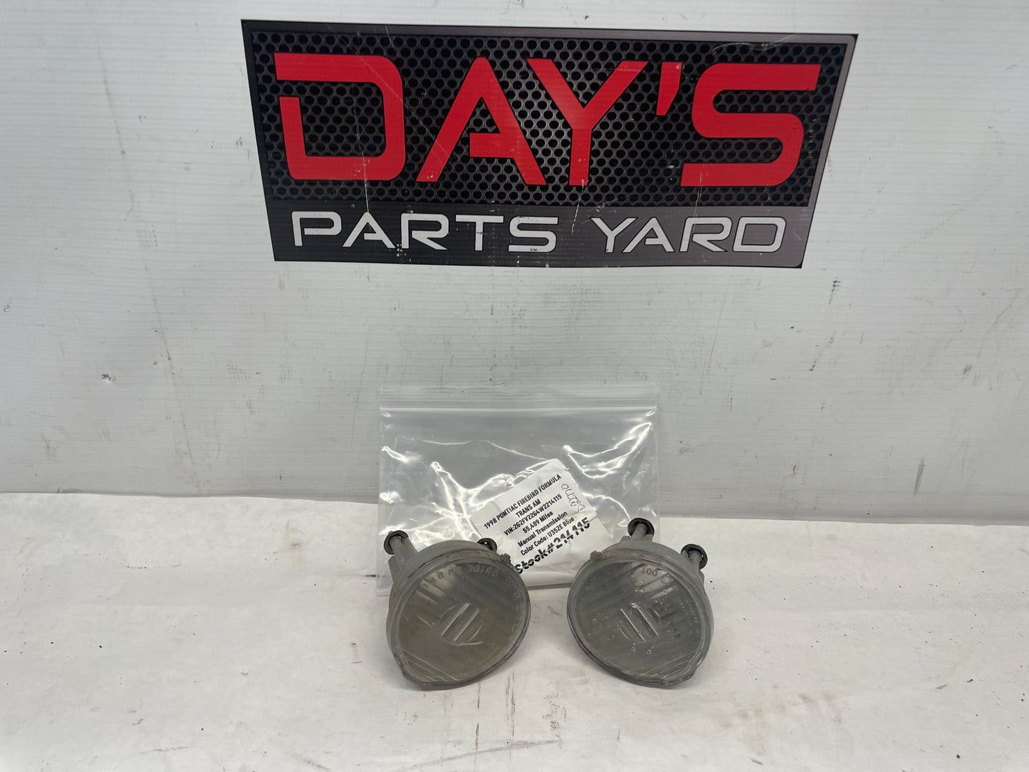 1998 Pontiac Firebird Formula RH & LH Bumper Mount Parking Light Lamp Assemblies OEM - Day's Parts Yard