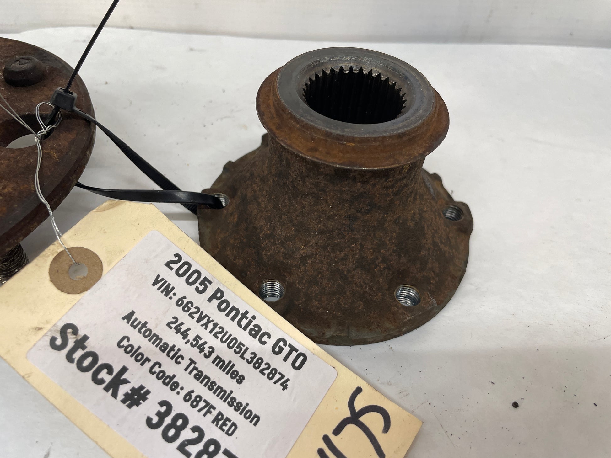 2005 Pontiac GTO Rear Wheel Axle Flange Hub OEM - Day's Parts Yard