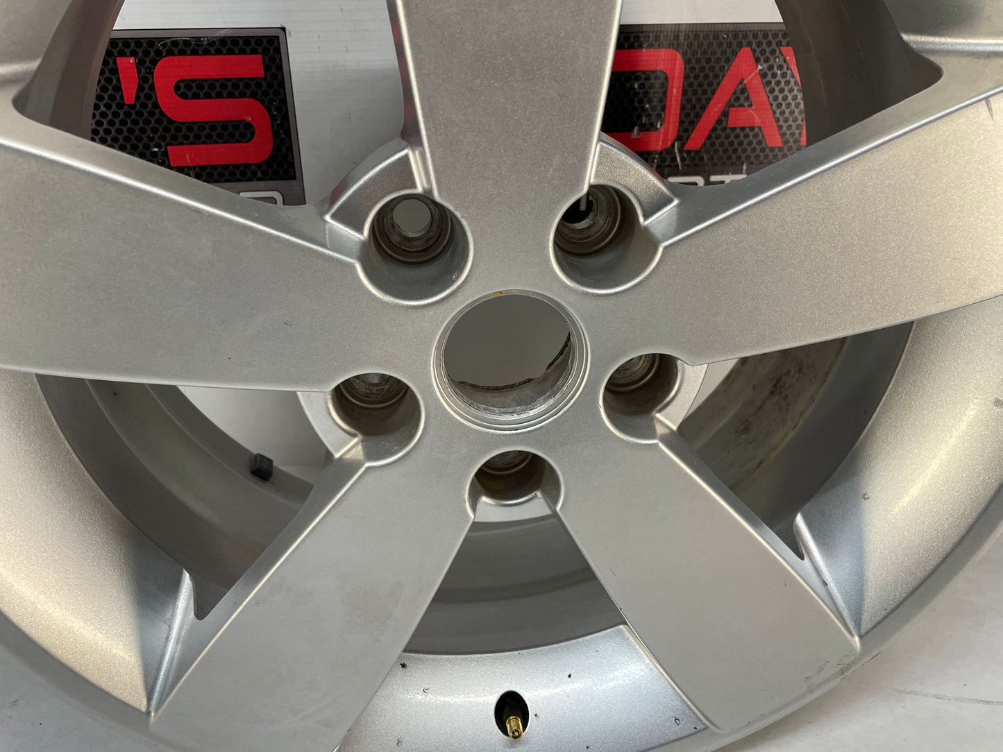 2005 Pontiac GTO Factory OEM Wheel 18X8