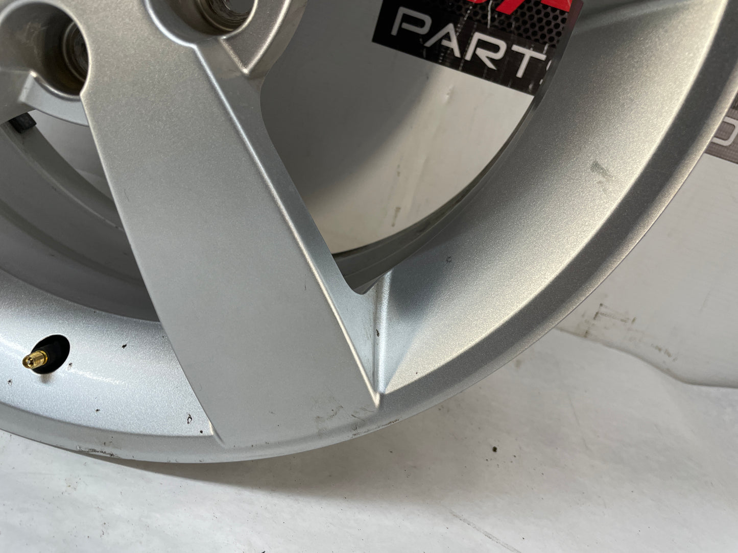 2005 Pontiac GTO Factory OEM Wheel 18X8