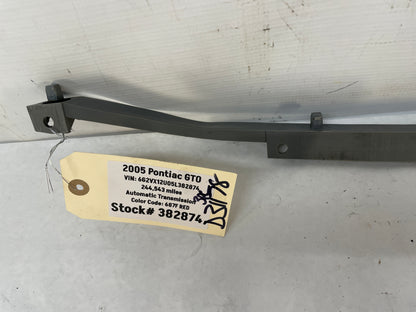 2005 Pontiac GTO RH & LH Rear Bumper Brackets Guides Supports OEM - Day's Parts Yard