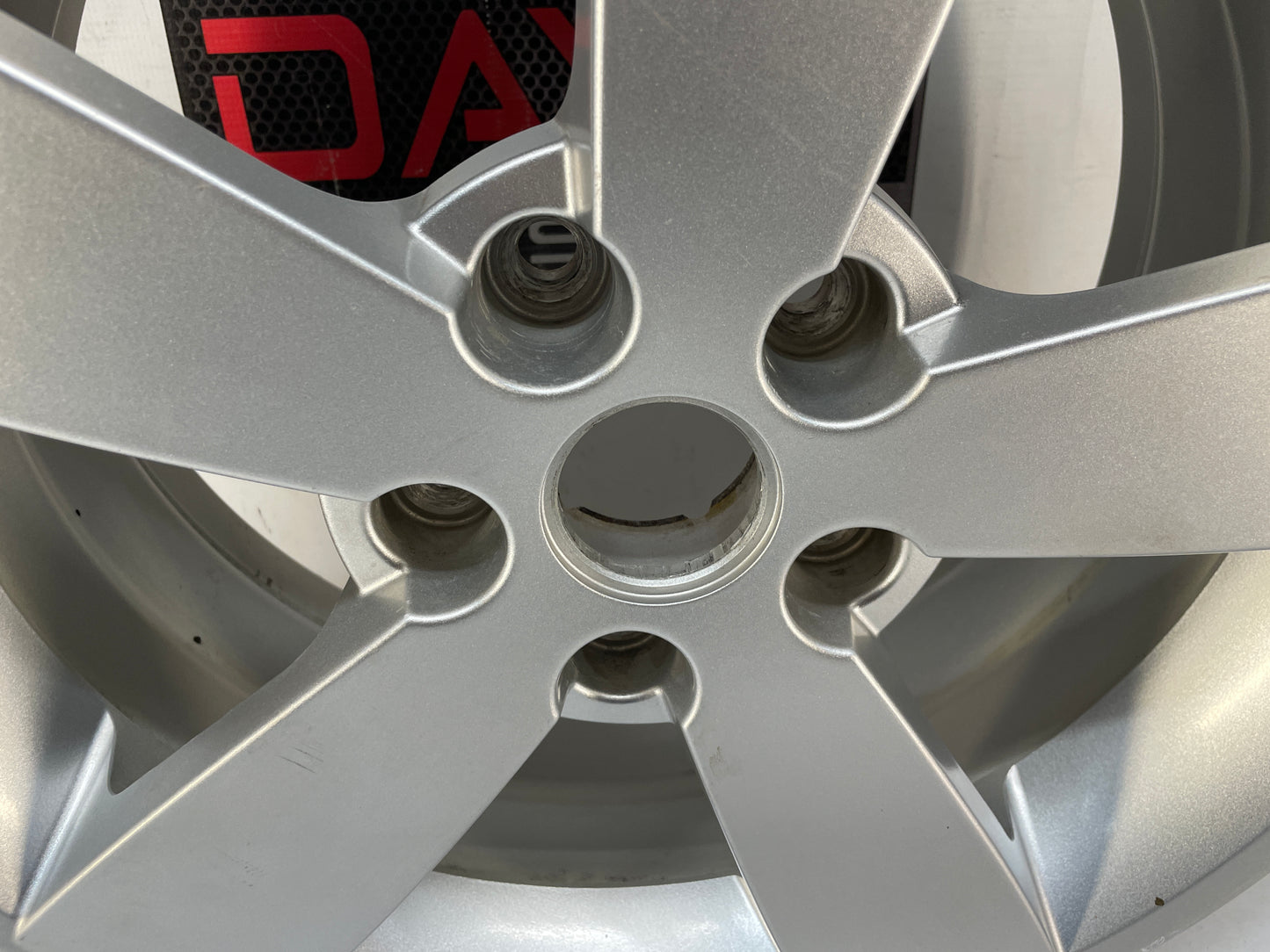 2005 Pontiac GTO Factory OEM Wheel 18X8