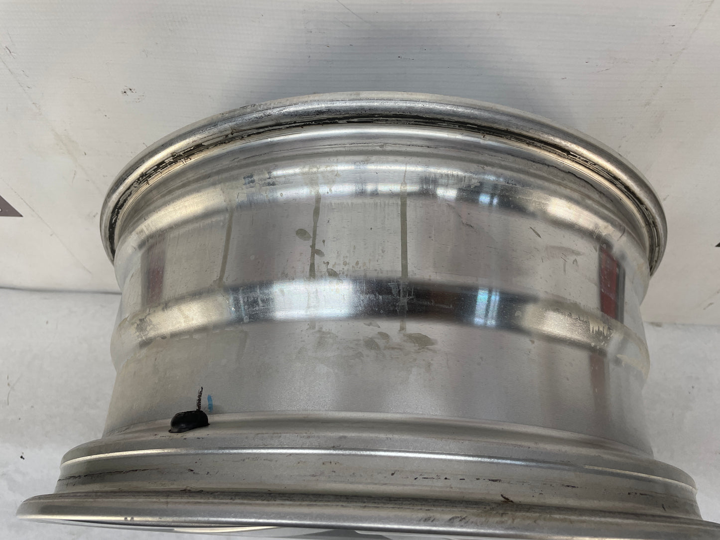 2005 Pontiac GTO Factory OEM Wheel 18X8