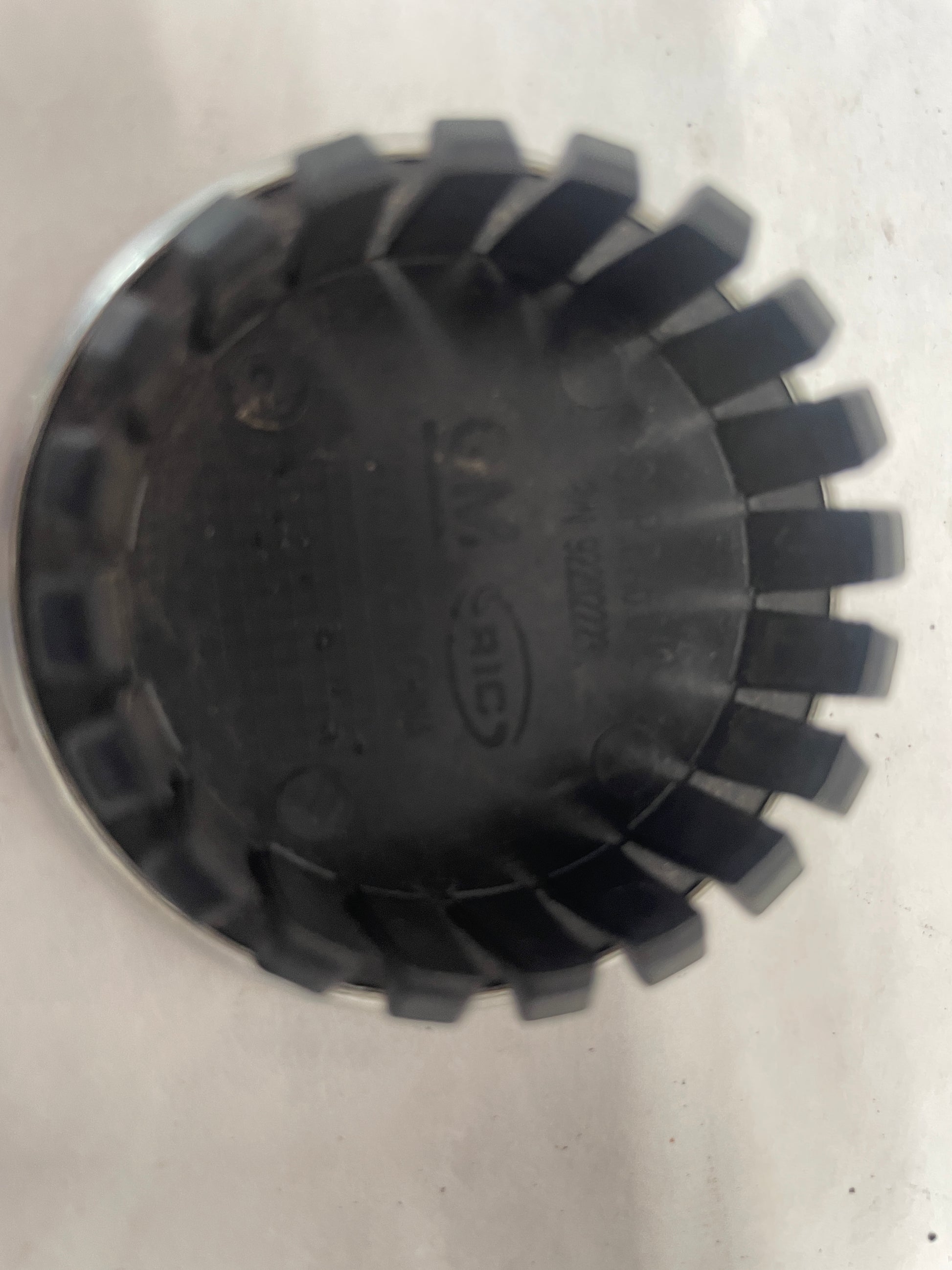 2011 Chevy Camaro 2SS Wheel Center Cap OEM - Day's Parts Yard