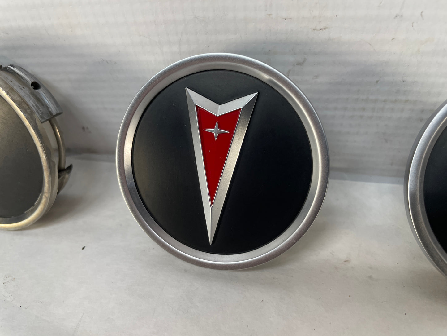 2005 Pontiac GTO Wheel Center Caps OEM