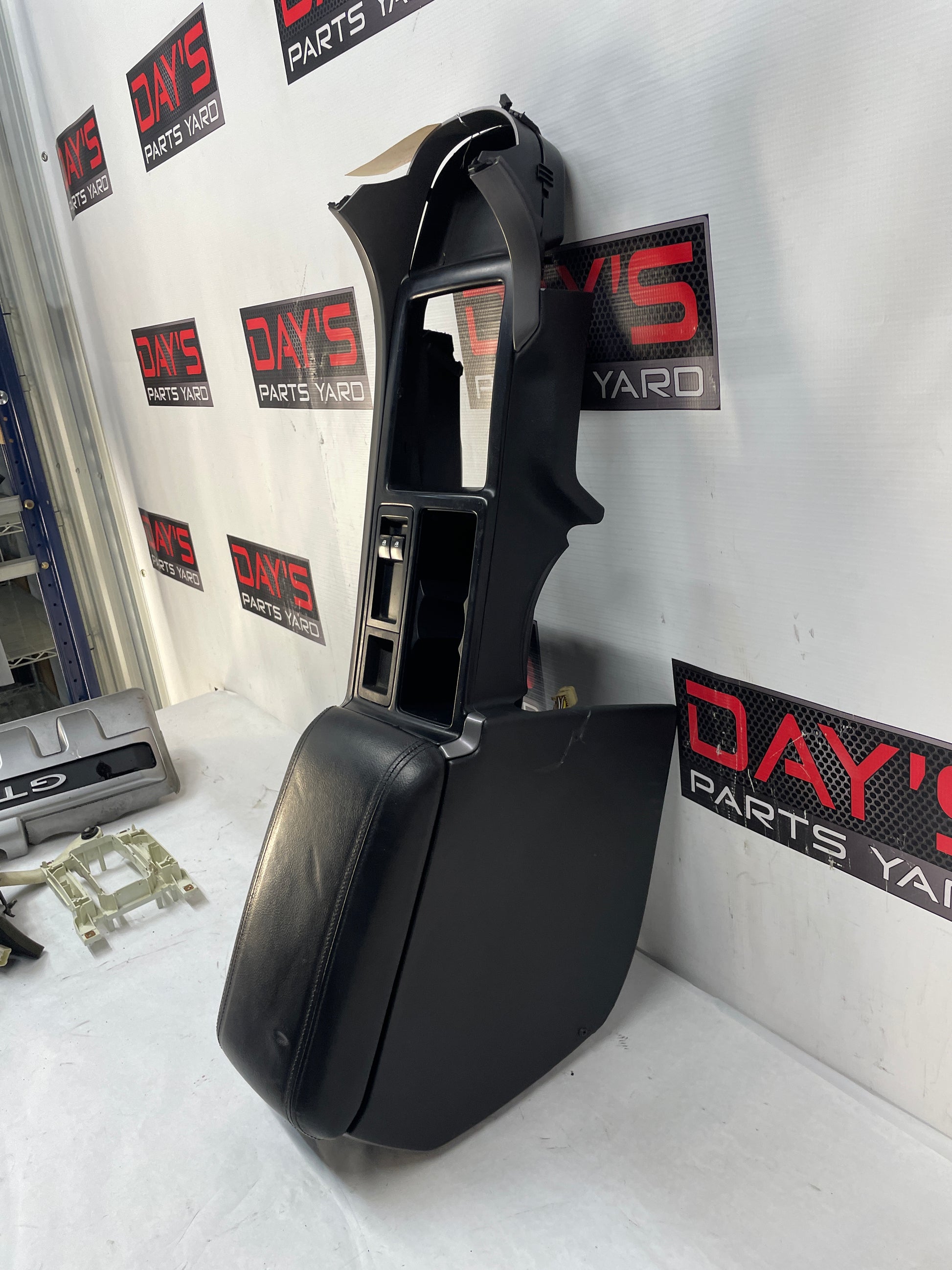 2005 Pontiac GTO Center Console Armrest Window Switch Shifter Bezel OEM - Day's Parts Yard