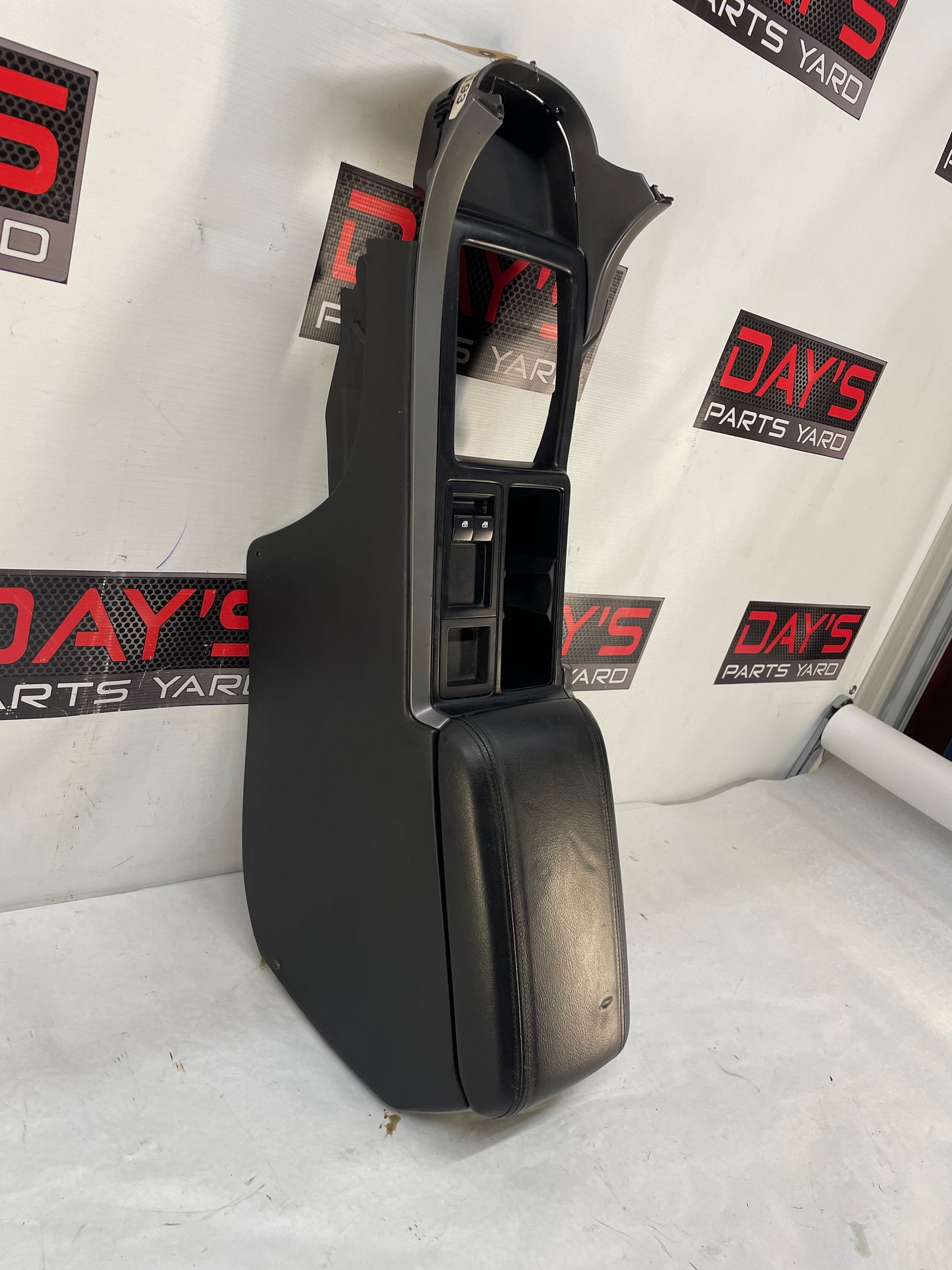 2005 Pontiac GTO Center Console Armrest Window Switch Shifter Bezel OEM - Day's Parts Yard