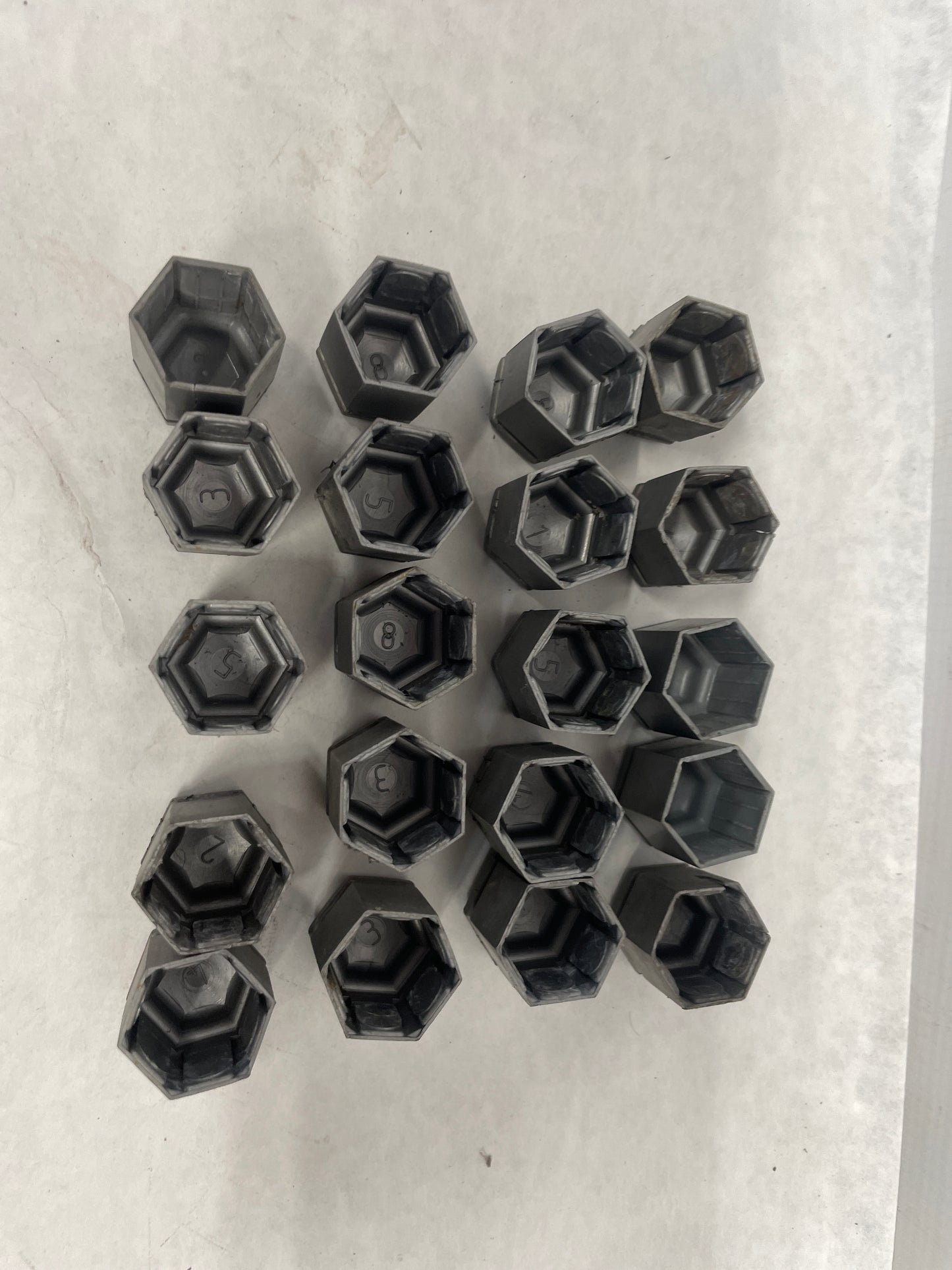 2006 Pontiac GTO Lug Nut Cover Set OEM - Day's Parts Yard