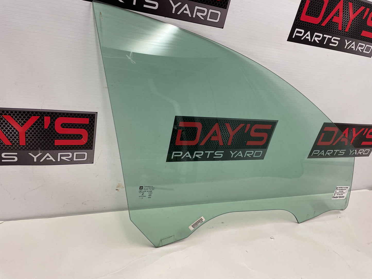 2014 Chevy SS Sedan Front RH Passenger Door Window Glass OEM - Day's Parts Yard