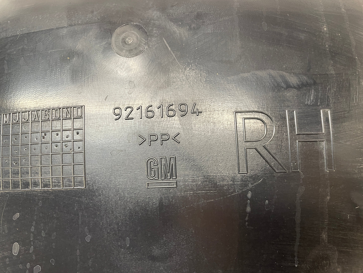 2009 Pontiac G8 GT RH Passenger Rear Fender Wheelhouse Well Liner OEM - Day's Parts Yard