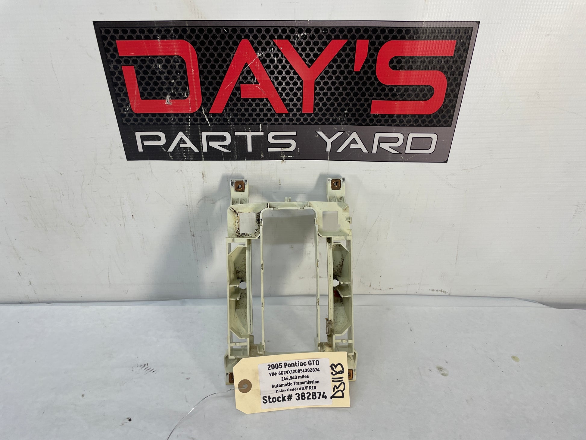2005 Pontiac GTO Automatic Shifter Face Plate Bracket OEM - Day's Parts Yard