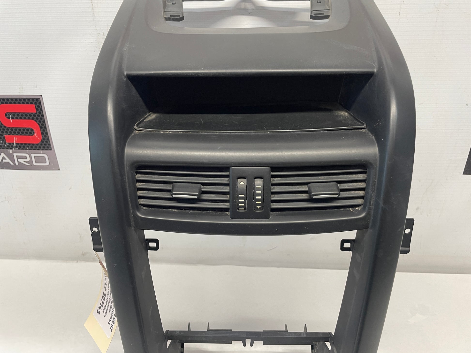 2009 Pontiac G8 Center Dash Radio Stereo Bezel Trim OEM - Day's Parts Yard