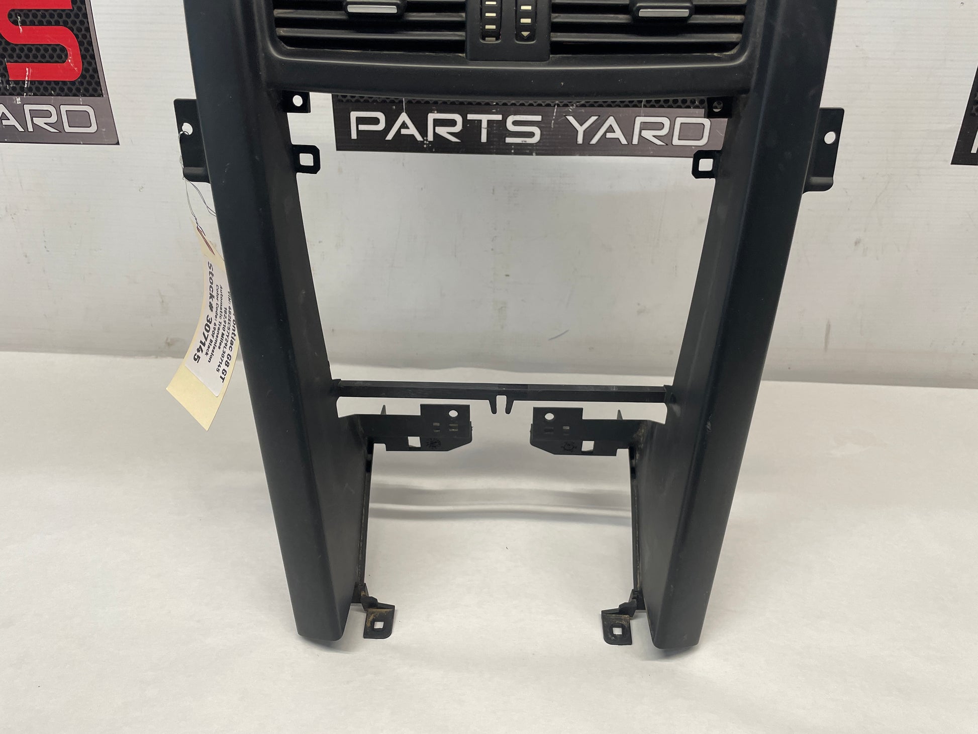 2009 Pontiac G8 Center Dash Radio Stereo Bezel Trim OEM - Day's Parts Yard