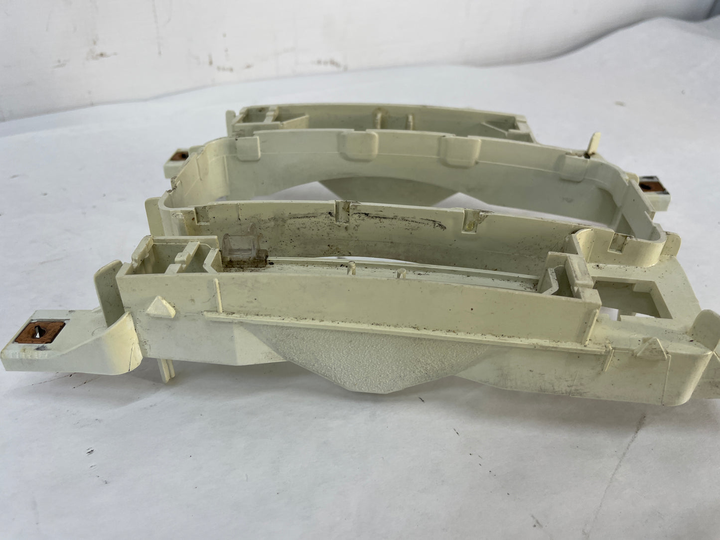 2005 Pontiac GTO Automatic Shifter Face Plate Bracket OEM - Day's Parts Yard