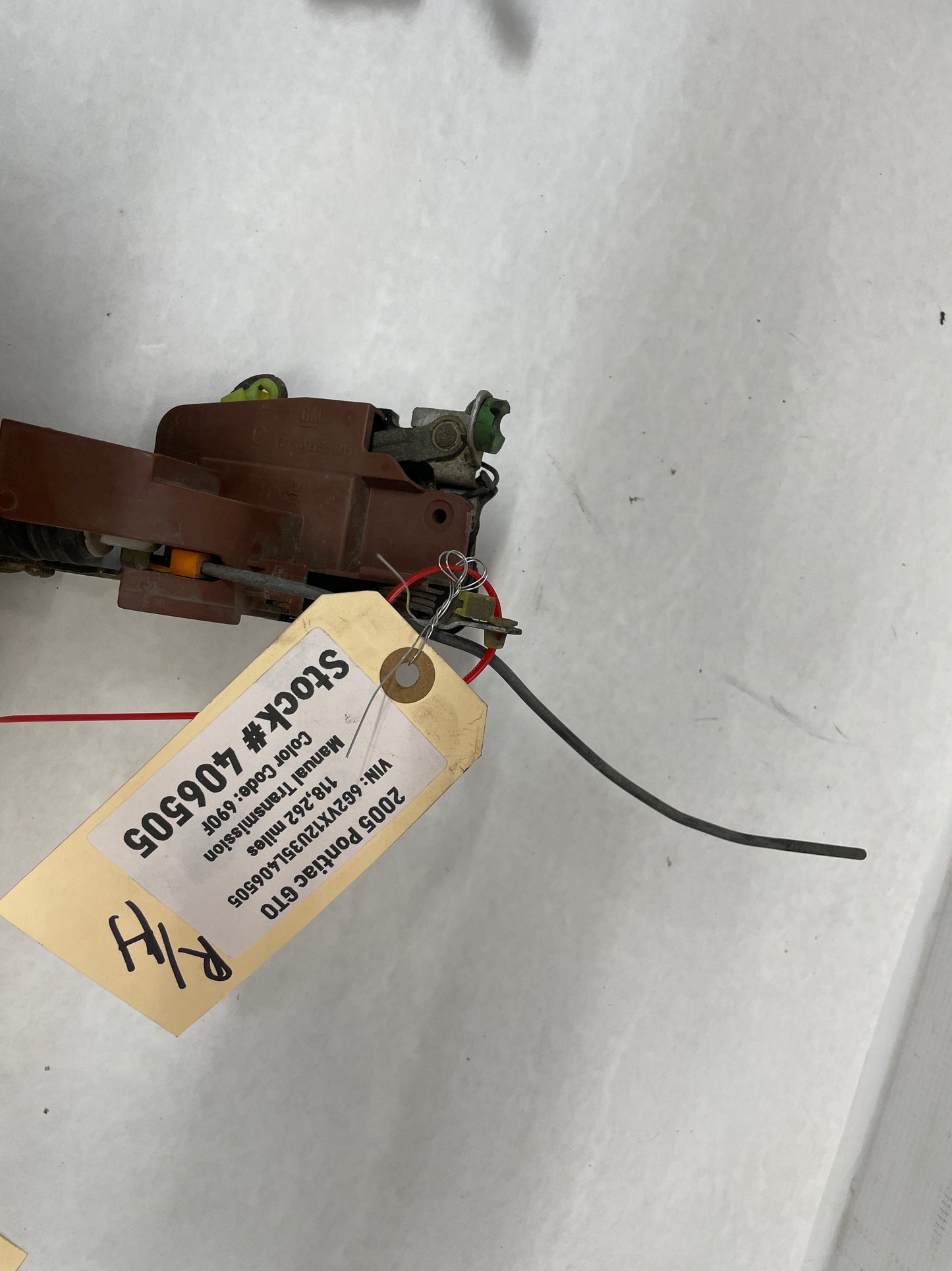 2005 Pontiac GTO RH Passenger Door Lock Actuator Assembly OEM - Day's Parts Yard