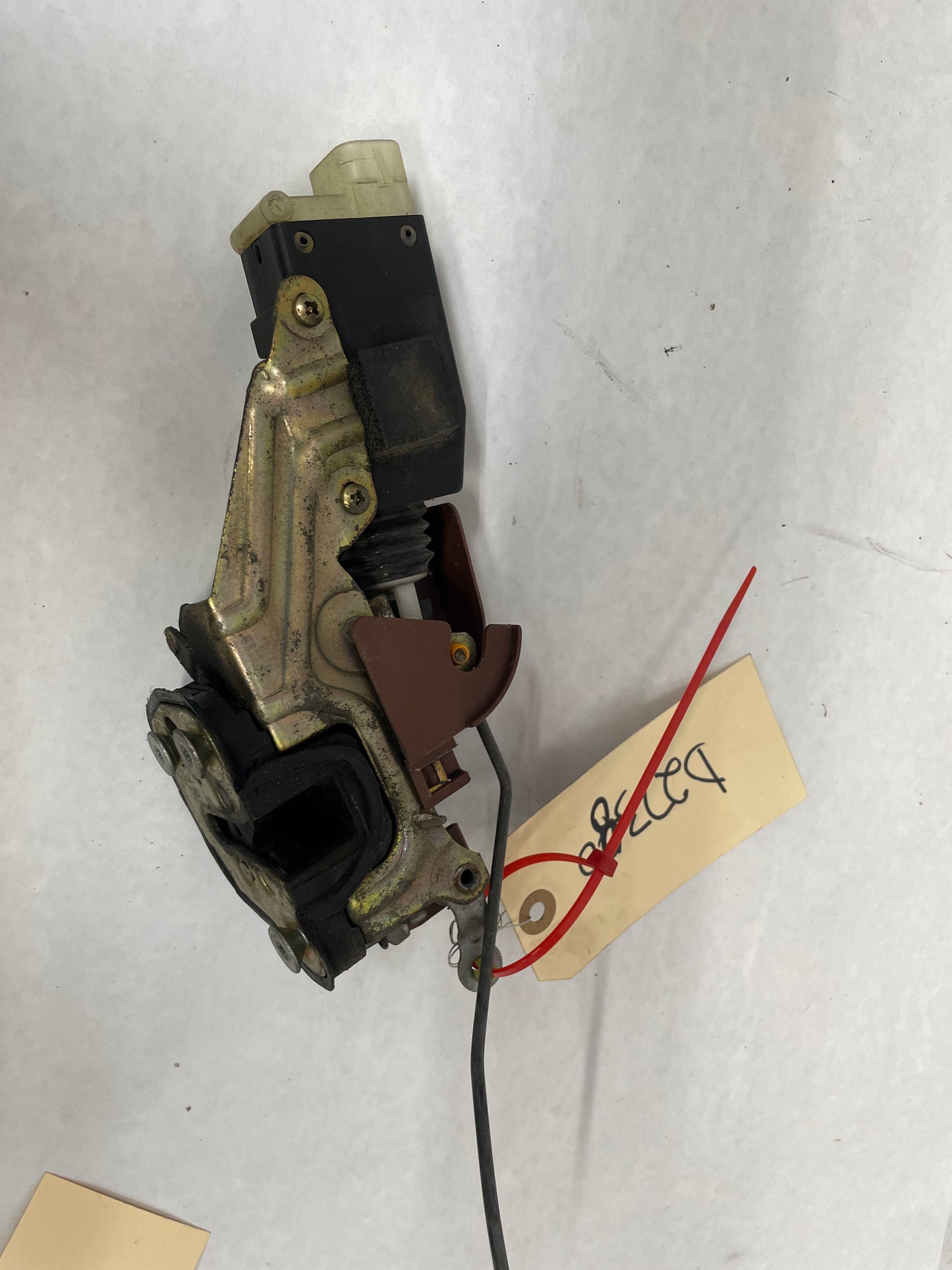 2005 Pontiac GTO RH Passenger Door Lock Actuator Assembly OEM - Day's Parts Yard