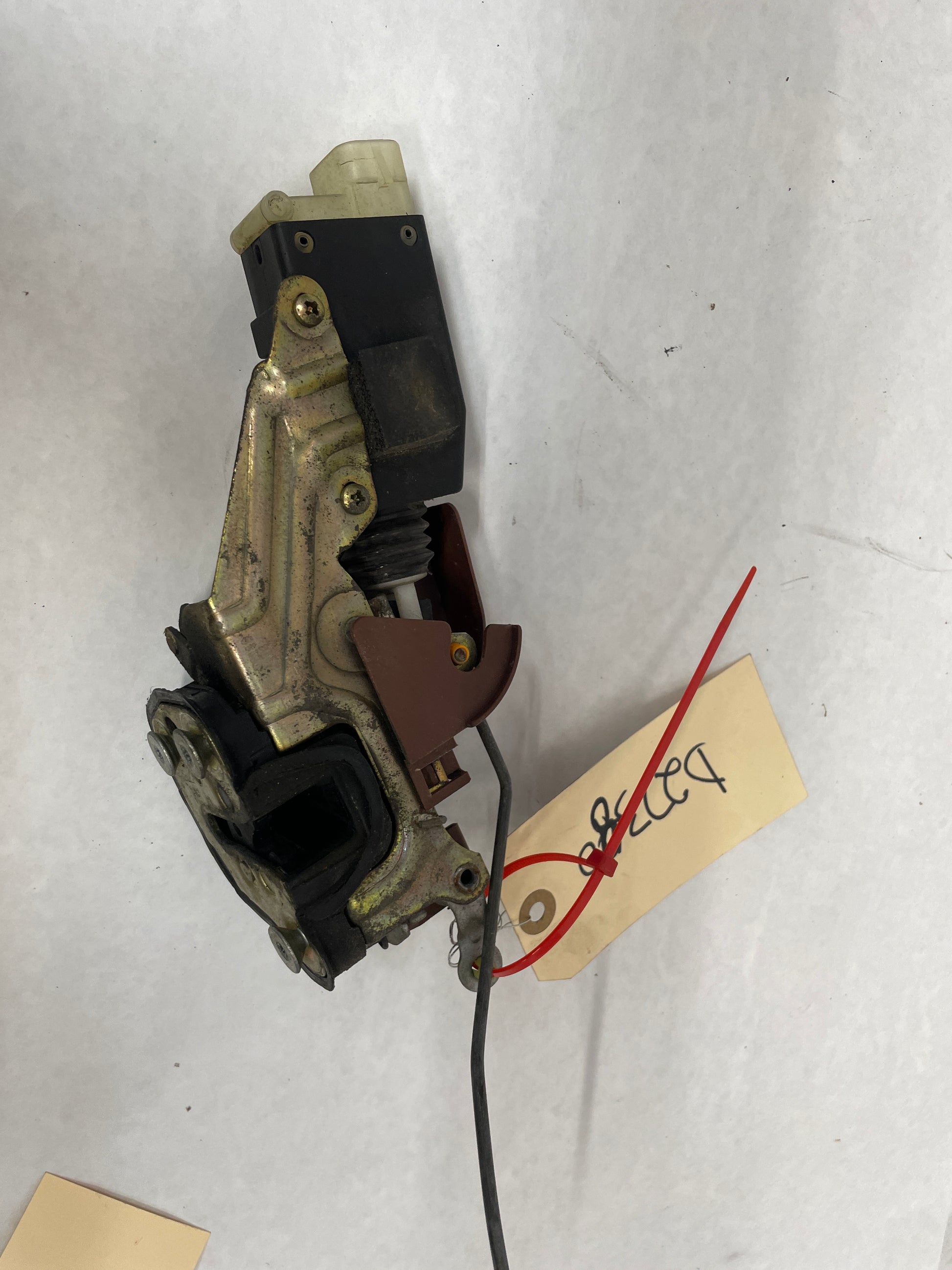2005 Pontiac GTO RH Passenger Door Lock Actuator Assembly OEM - Day's Parts Yard