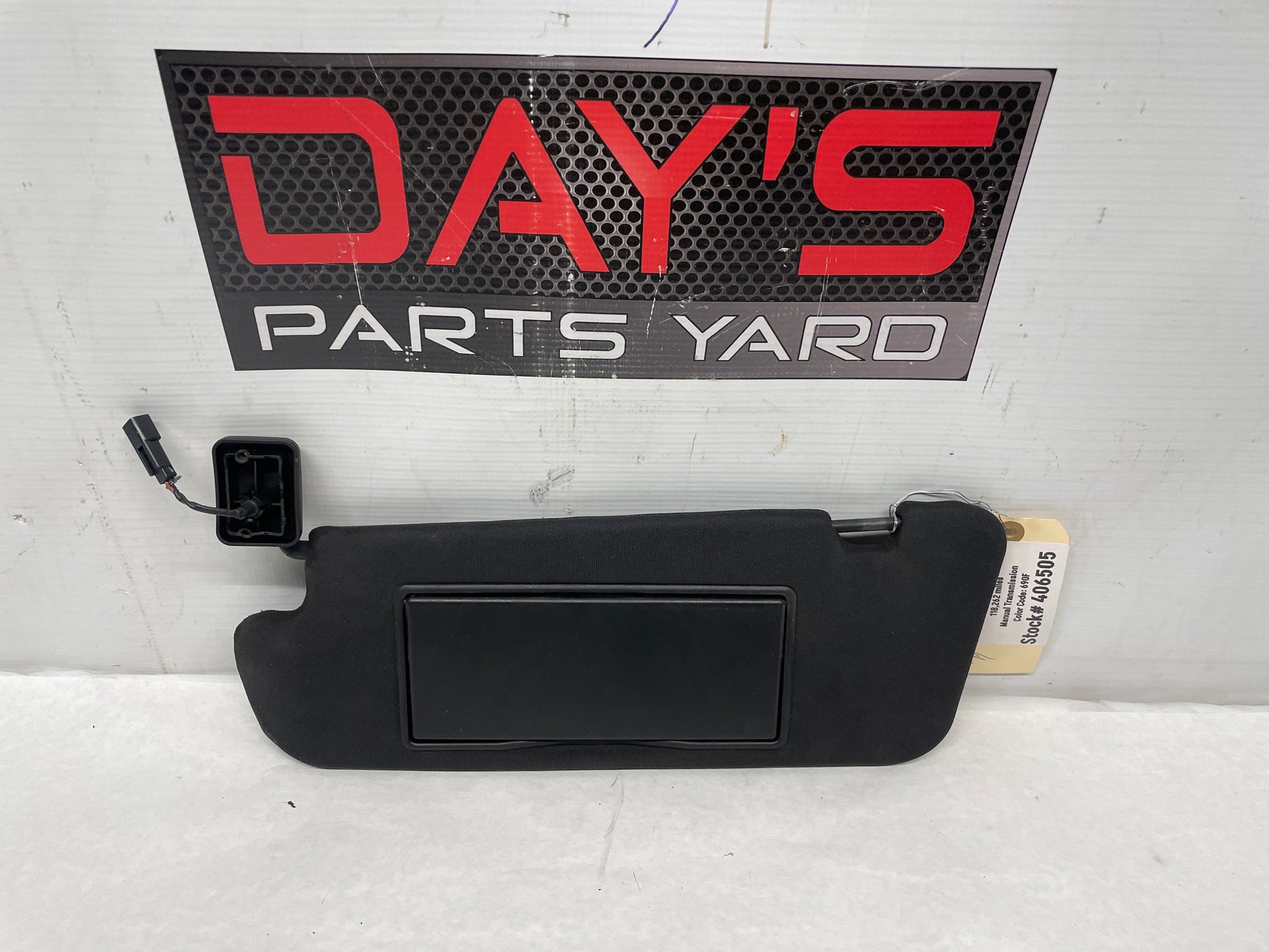 2005 Pontiac GTO LH Driver Sun Visors Sunvisor OEM - Day's Parts Yard