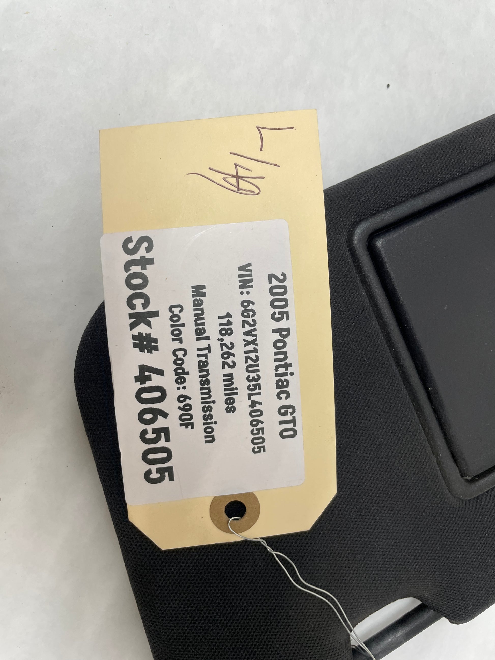 2005 Pontiac GTO LH Driver Sun Visors Sunvisor OEM - Day's Parts Yard