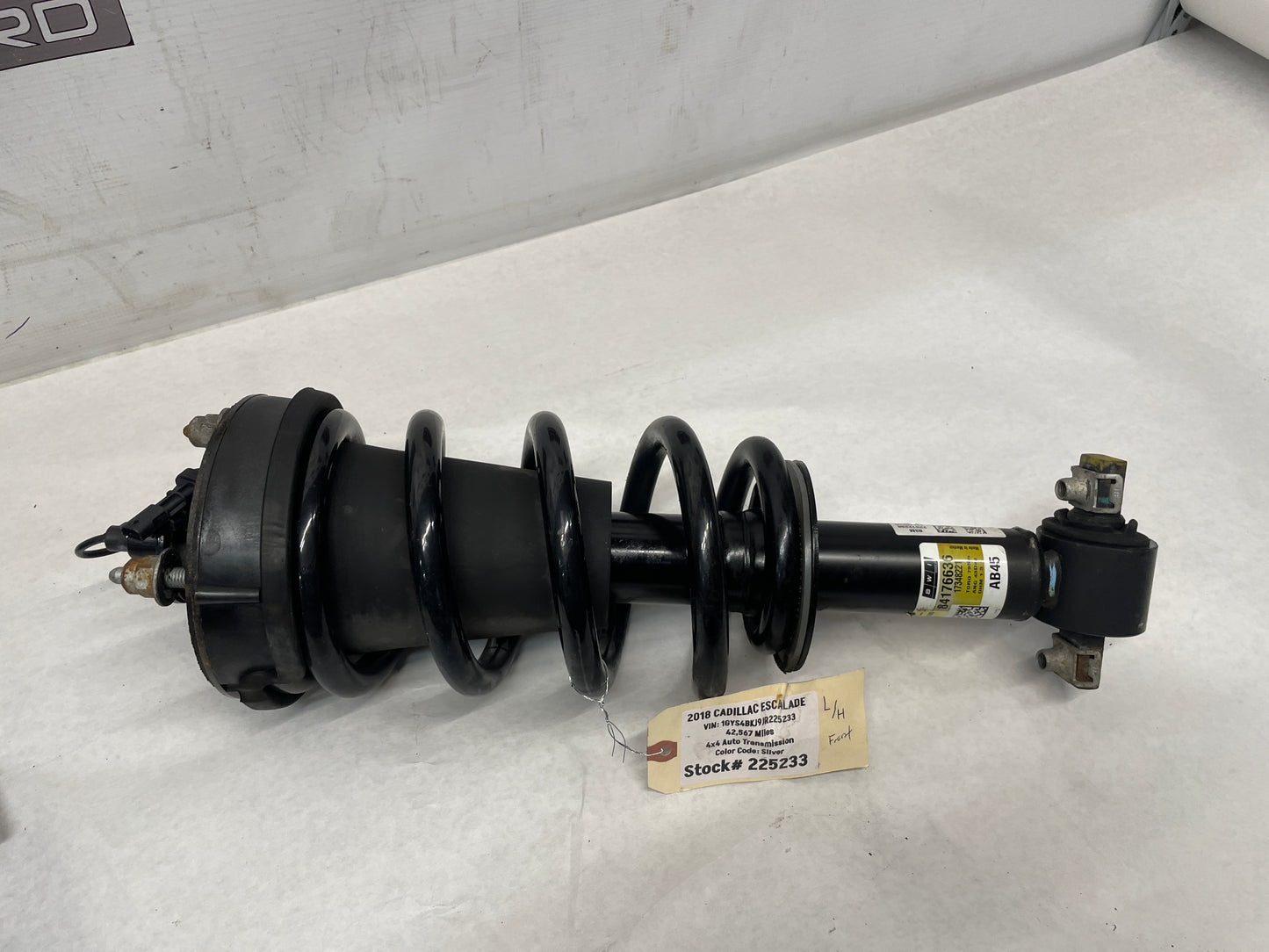 2018 Cadillac Escalade RH & LH Front Air Ride Strut Shock Spring Absorber OEM