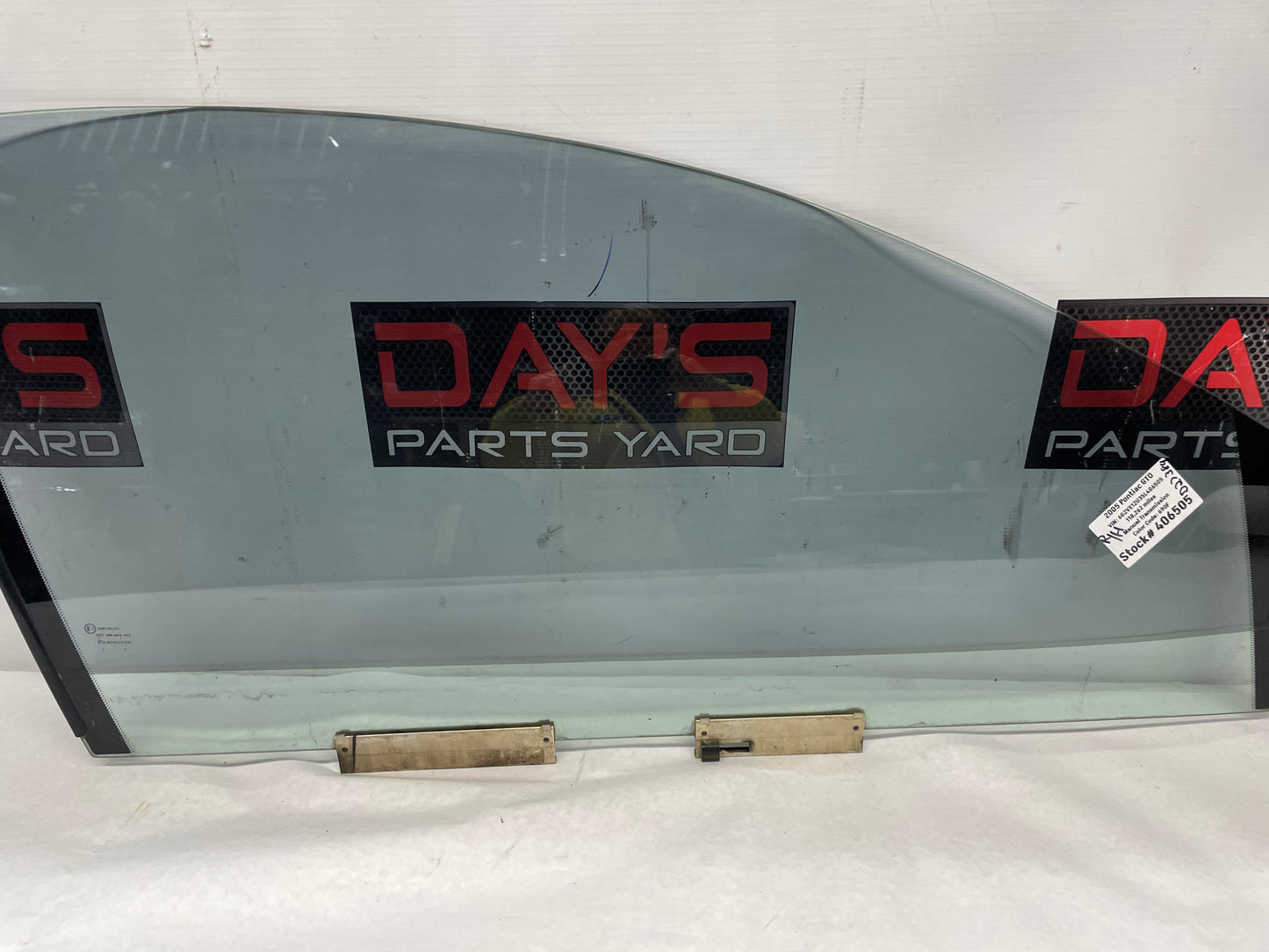 2005 Pontiac GTO RH Passenger Front Door Window Glass OEM - Day's Parts Yard