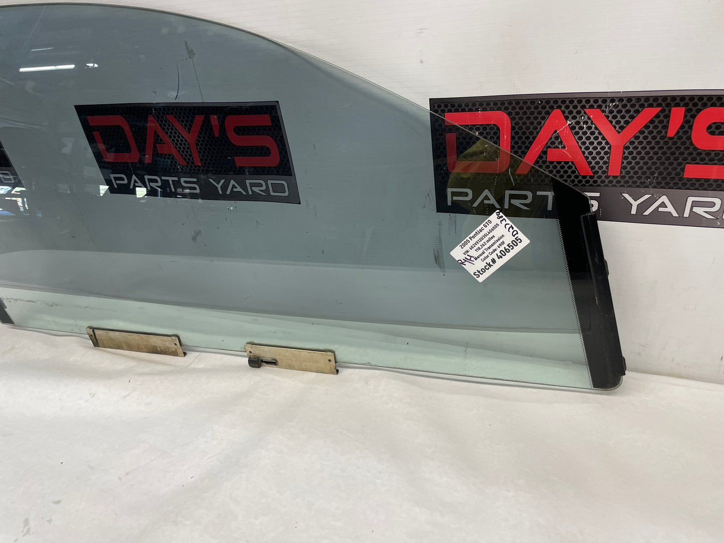 2005 Pontiac GTO RH Passenger Front Door Window Glass OEM - Day's Parts Yard