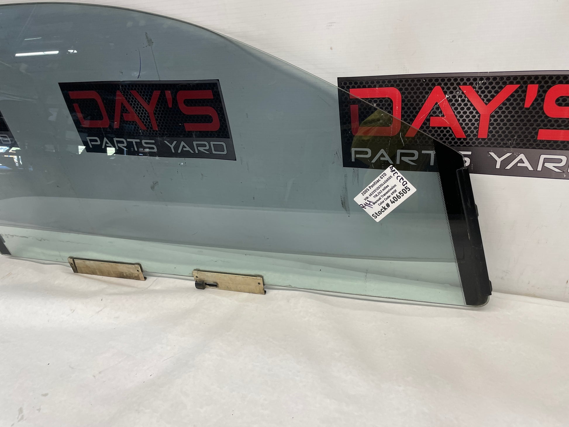 2005 Pontiac GTO RH Passenger Front Door Window Glass OEM - Day's Parts Yard